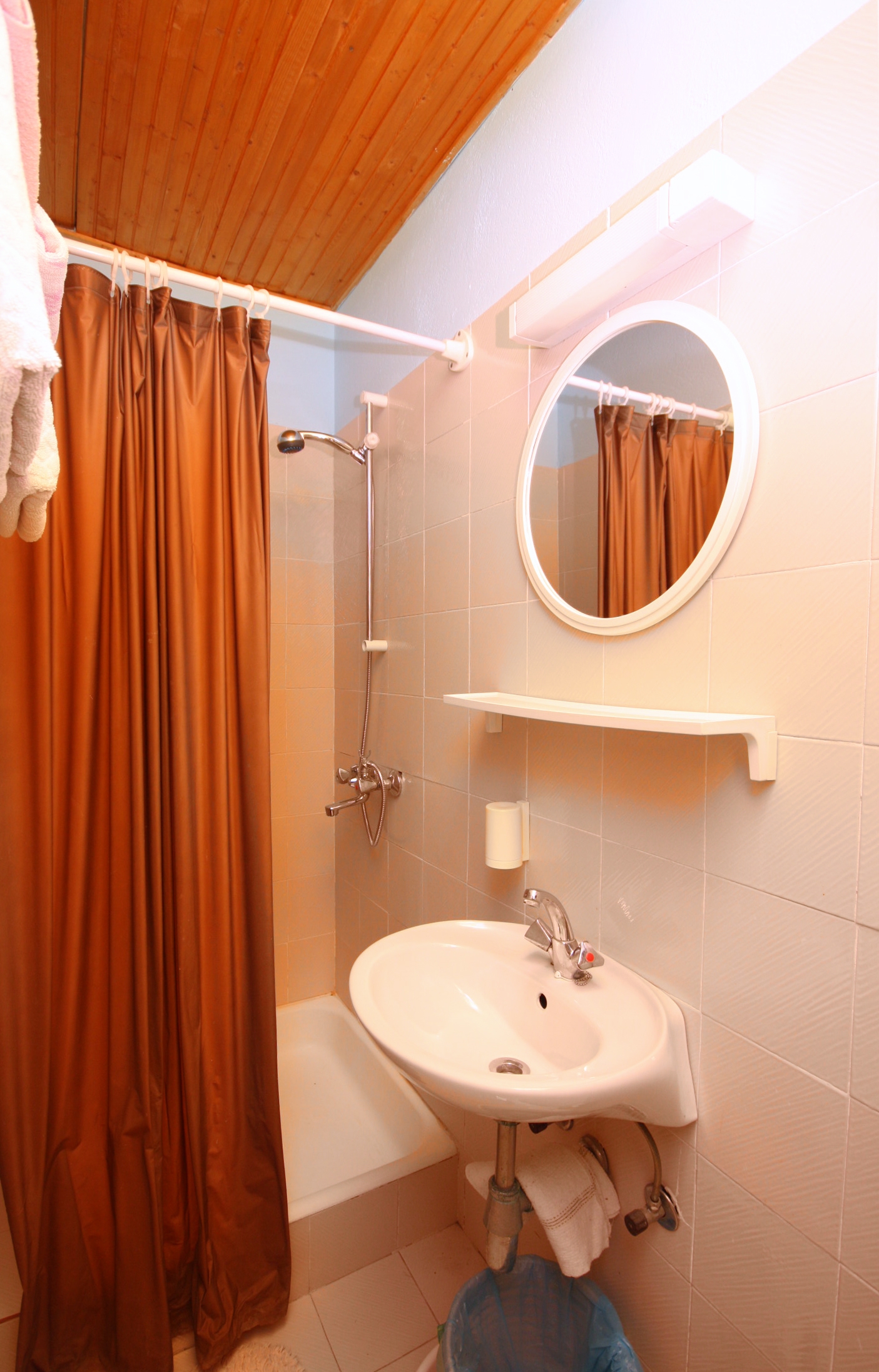 Two bedroom apartment with terrace Mundanije, Rab  A-c