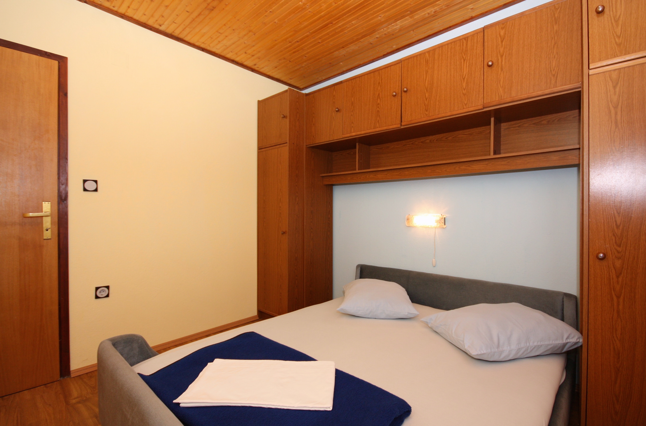Two bedroom apartment with terrace Mundanije, Rab  A-c