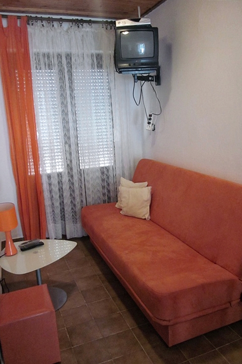 Two bedroom apartment with terrace Mundanije, Rab  A-c