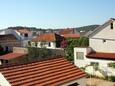 Jezera, Terasa - pohled v ubytování typu apartment, domácí mazlíčci povoleni a WiFi.