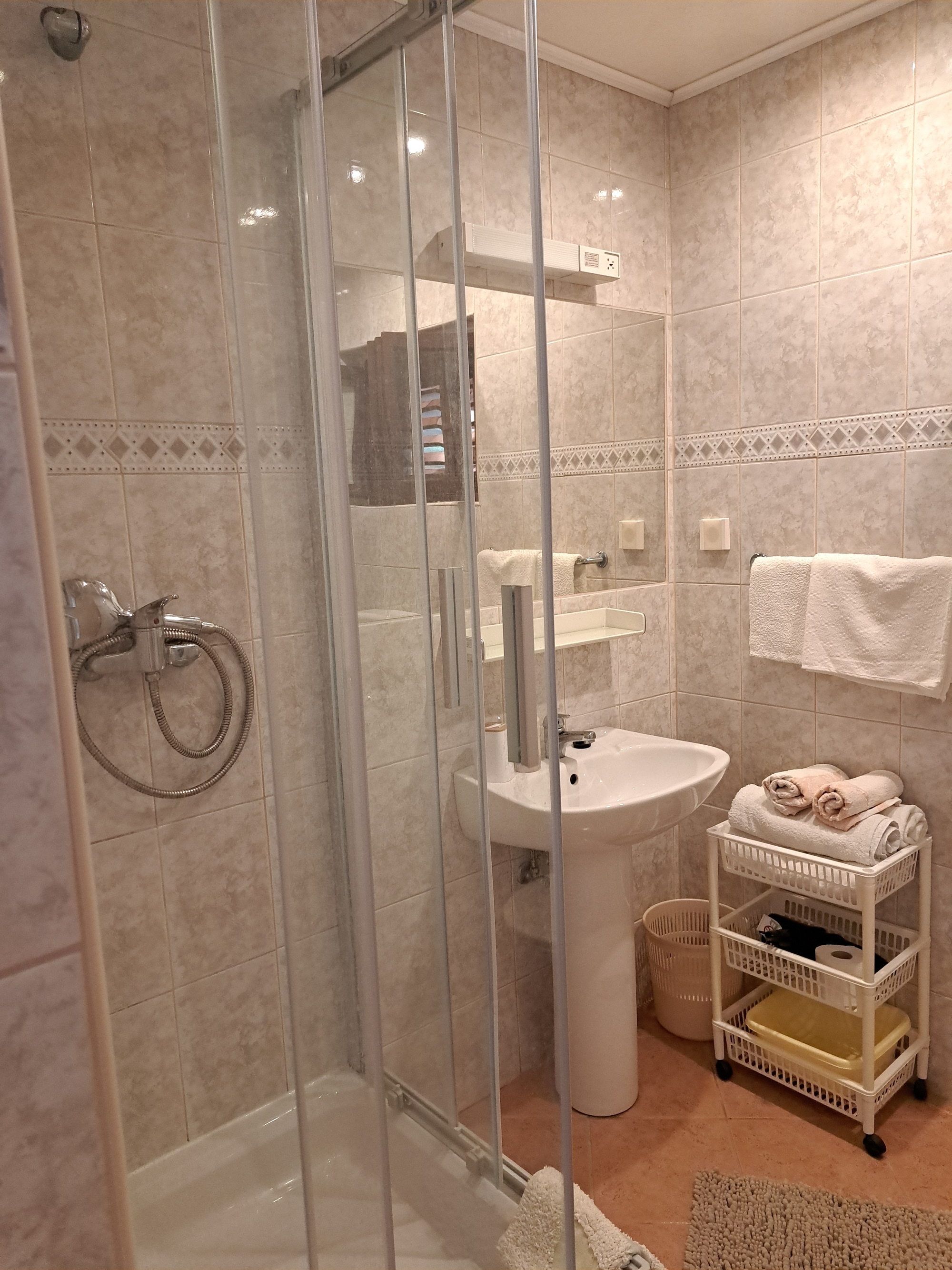 One bedroom apartment with terrace Mundanije, Rab  A-a
