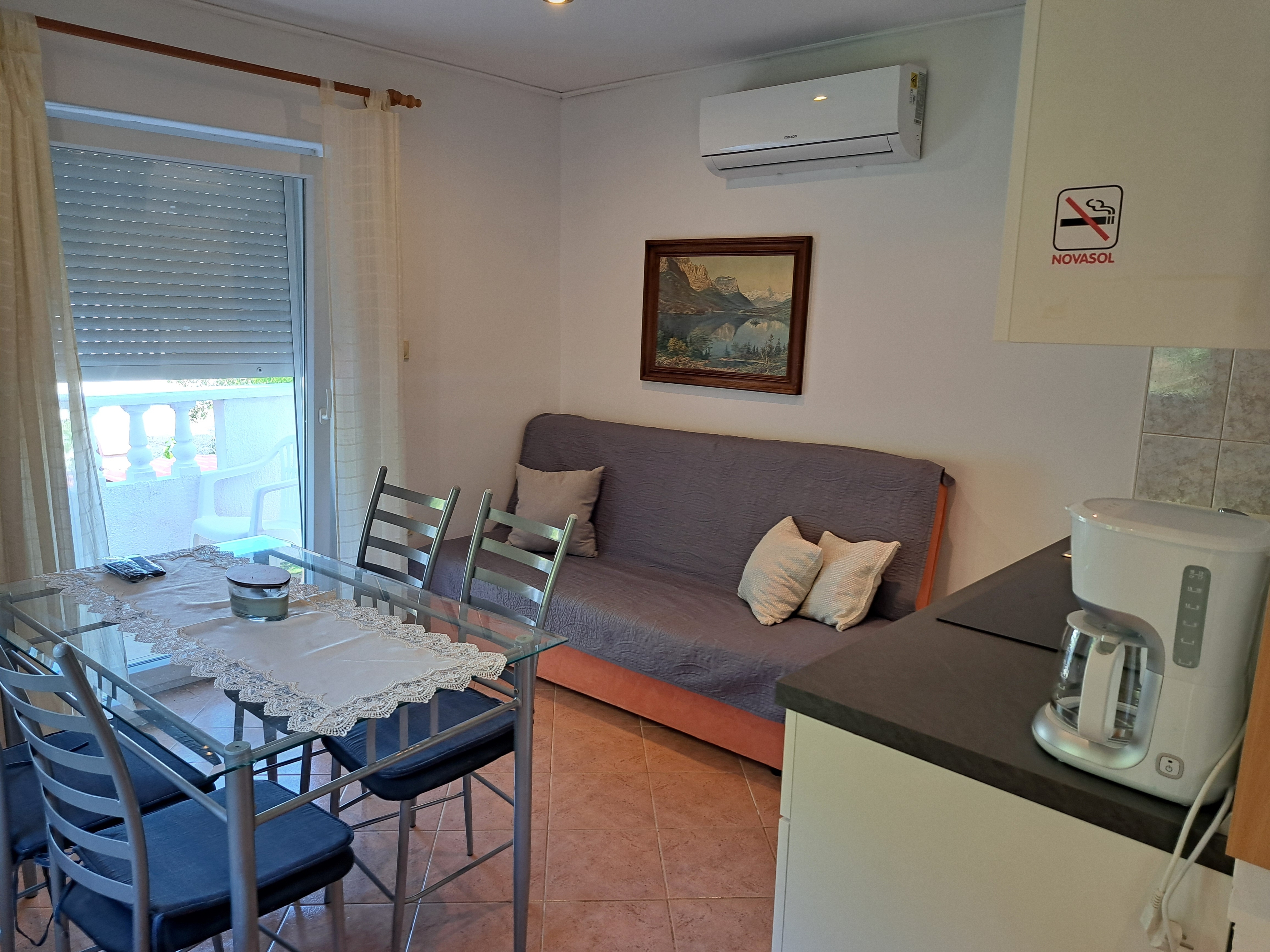 One bedroom apartment with terrace Mundanije, Rab  A-a