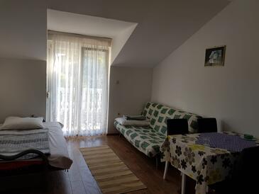 Jezera, Sala de estar in the apartment, air condition available, (pet friendly) y WiFi.