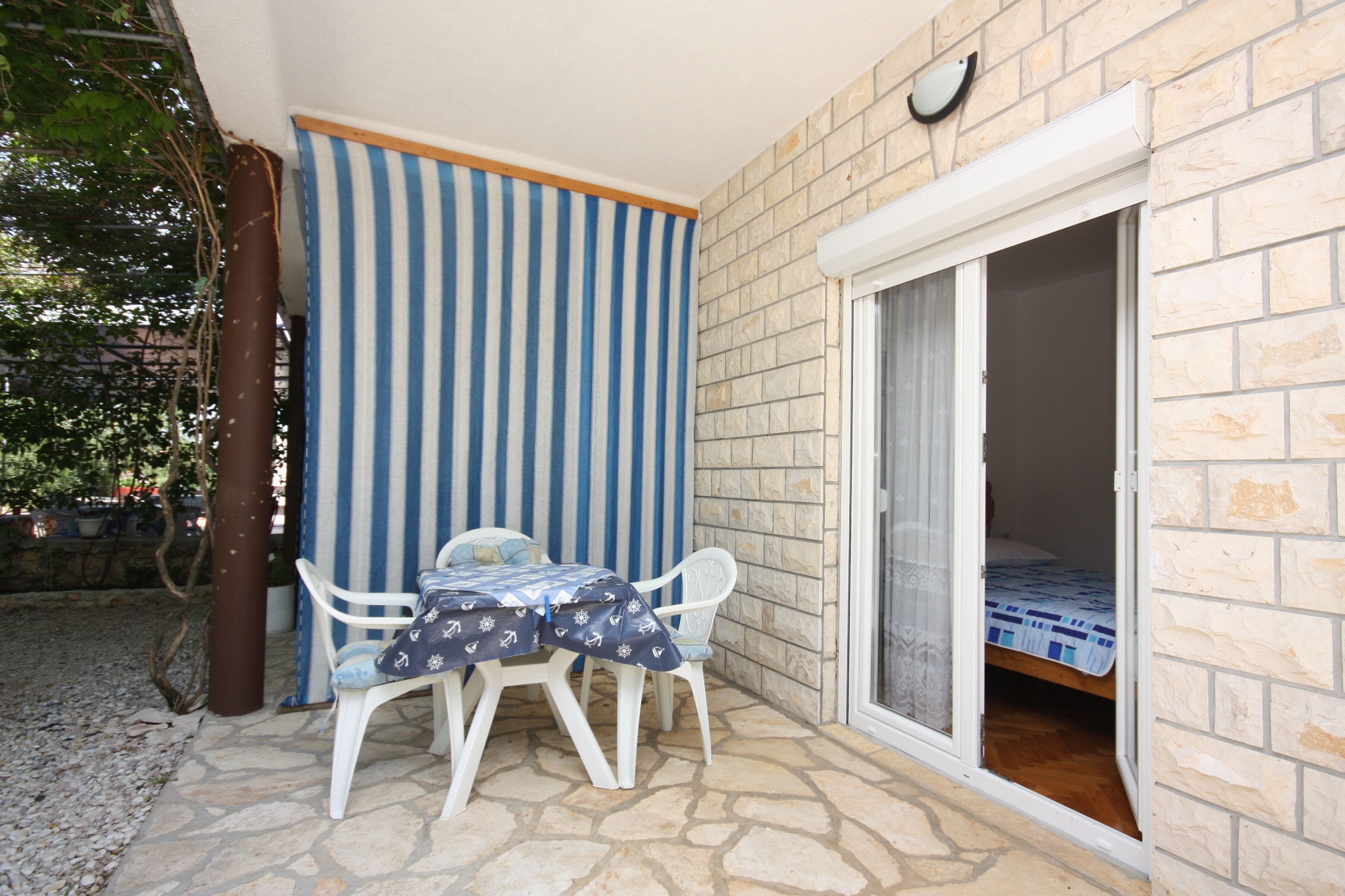 Room with terrace Jezera, Murter (S-5082-a)