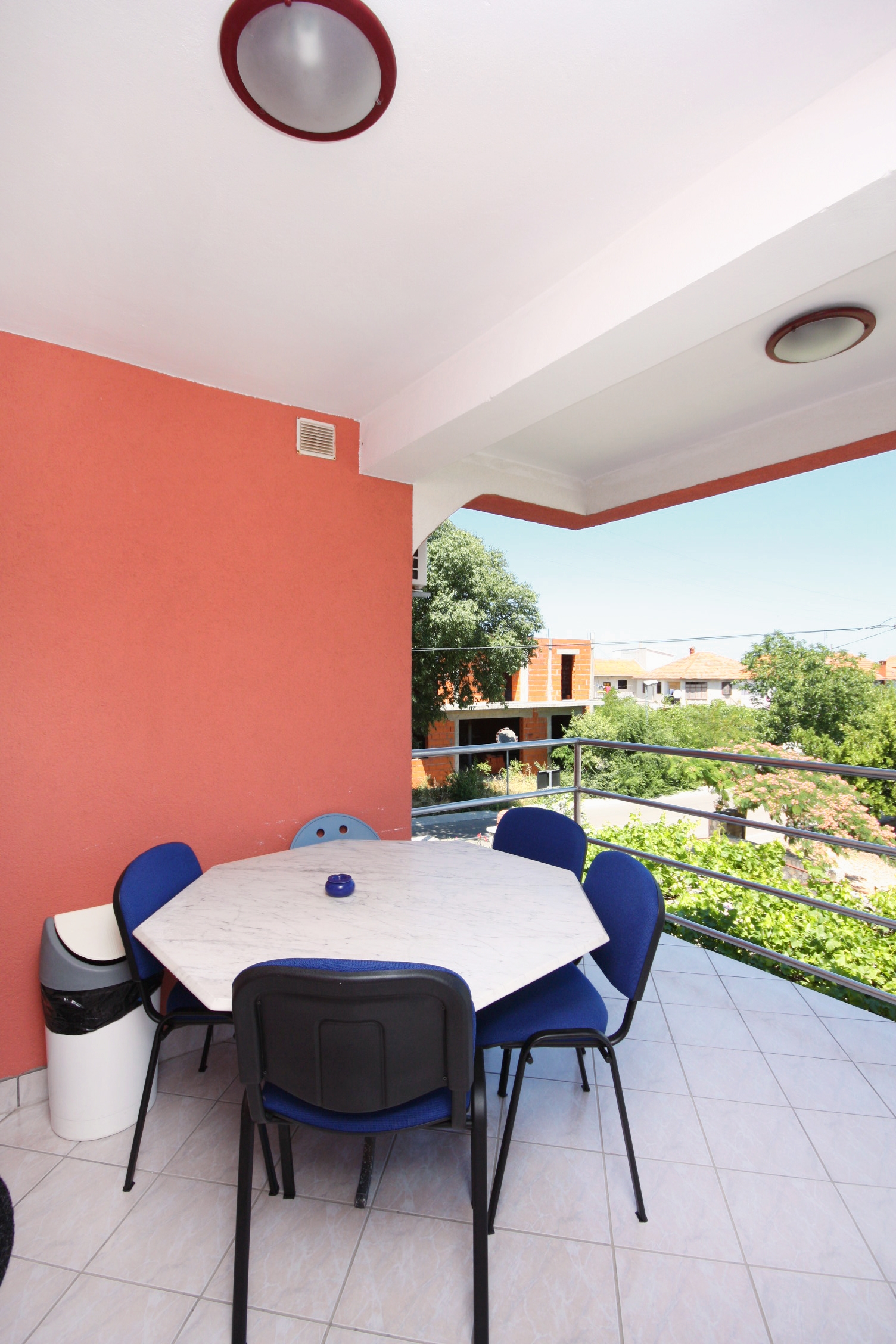 One bedroom apartment with terrace Murter  A-c