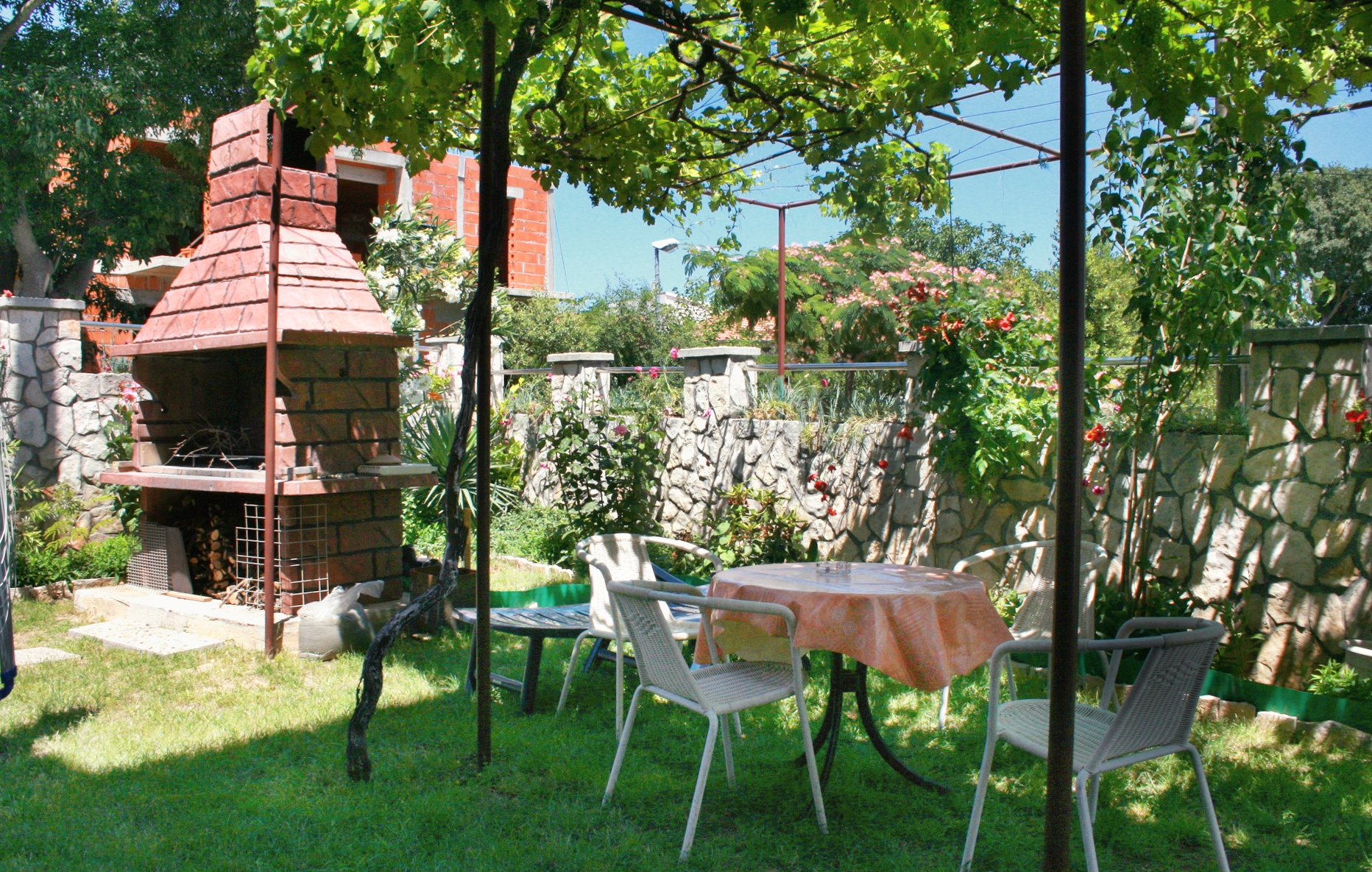 One bedroom apartment with terrace Murter (A-5084-d)