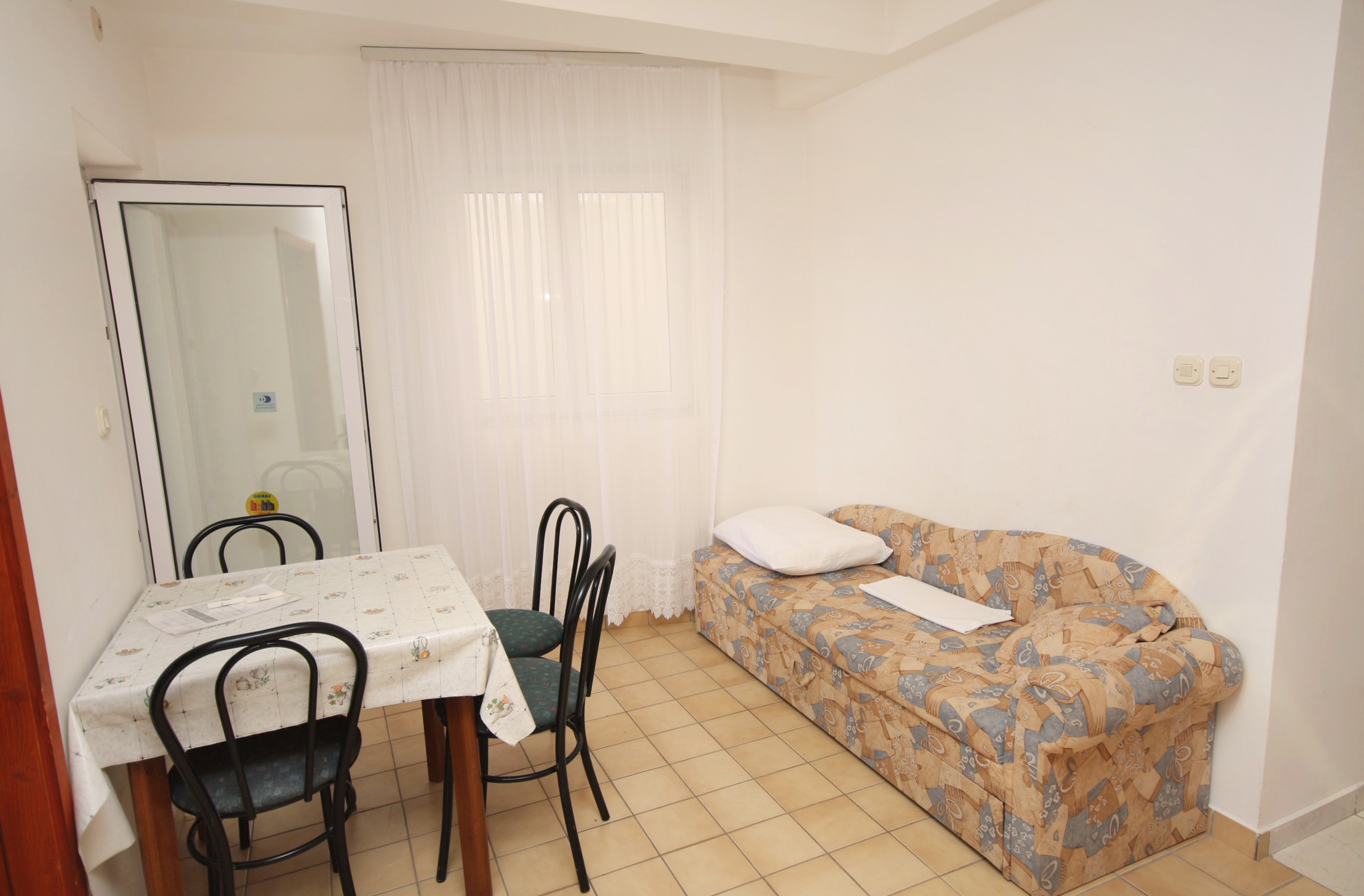 One bedroom apartment with terrace and sea view Tisno, Murter  A-a