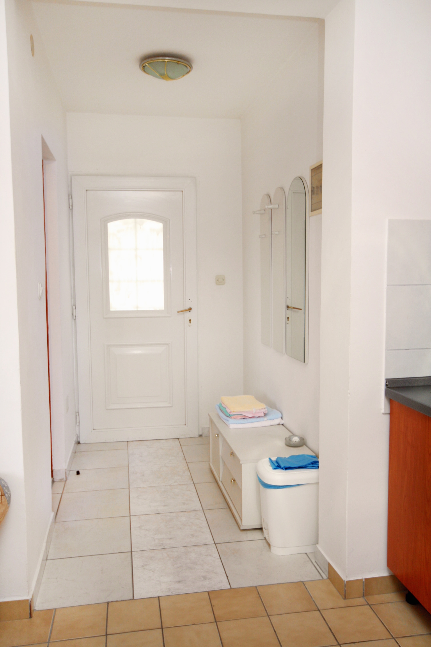 One bedroom apartment with terrace and sea view Tisno, Murter  A-a