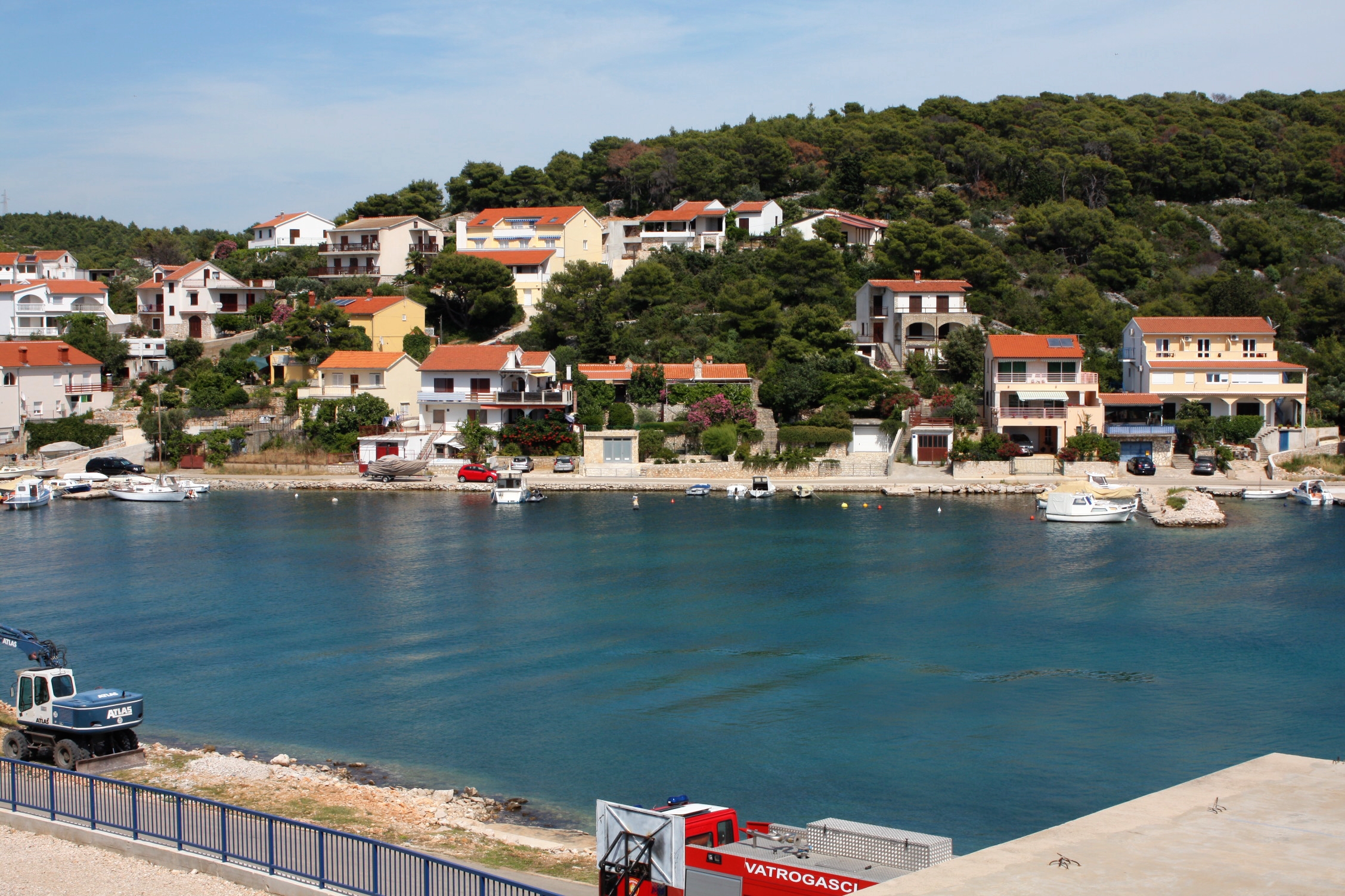 One bedroom apartment with terrace and sea view Tisno, Murter  A-a