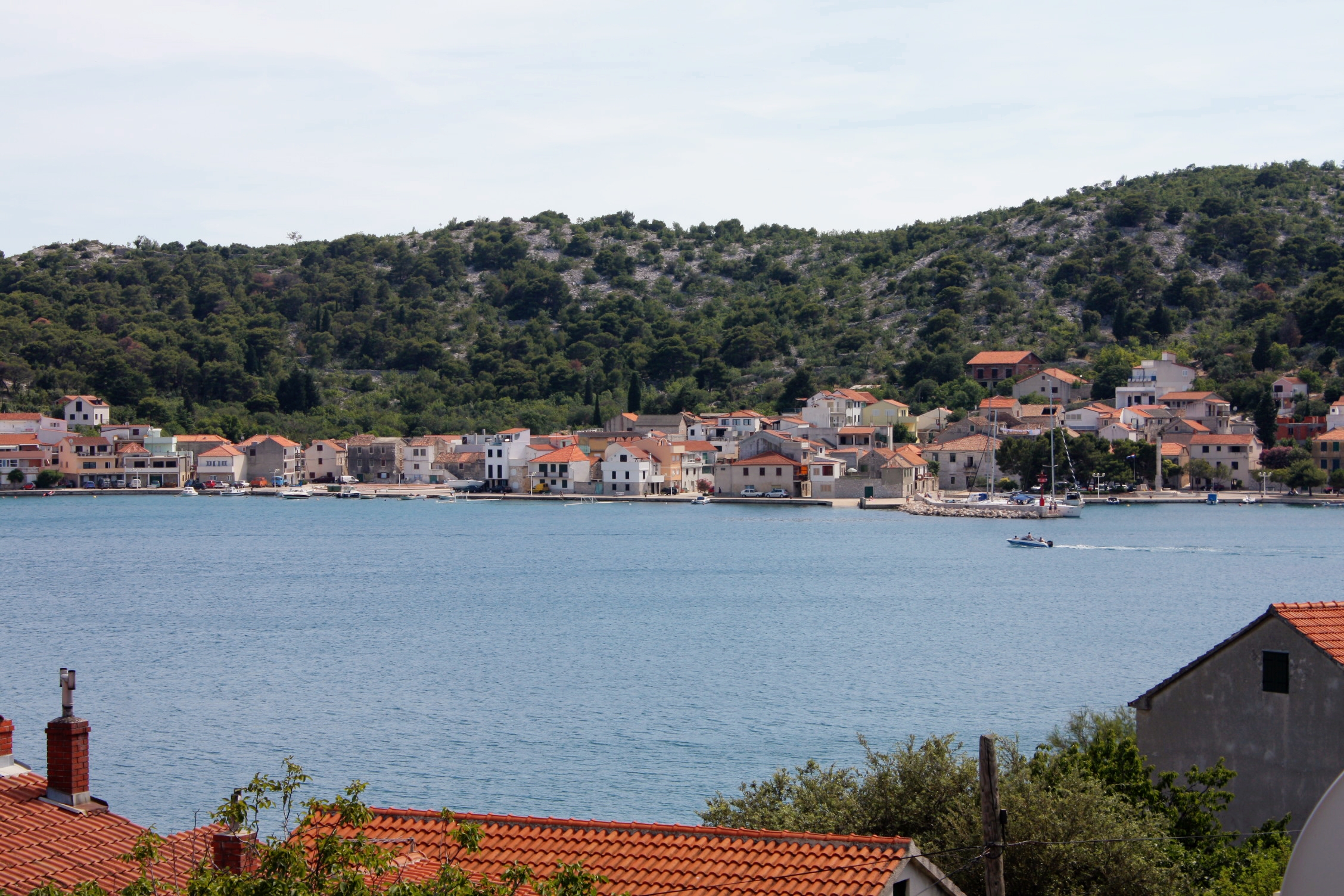 One bedroom apartment with terrace and sea view Tisno, Murter  A-c
