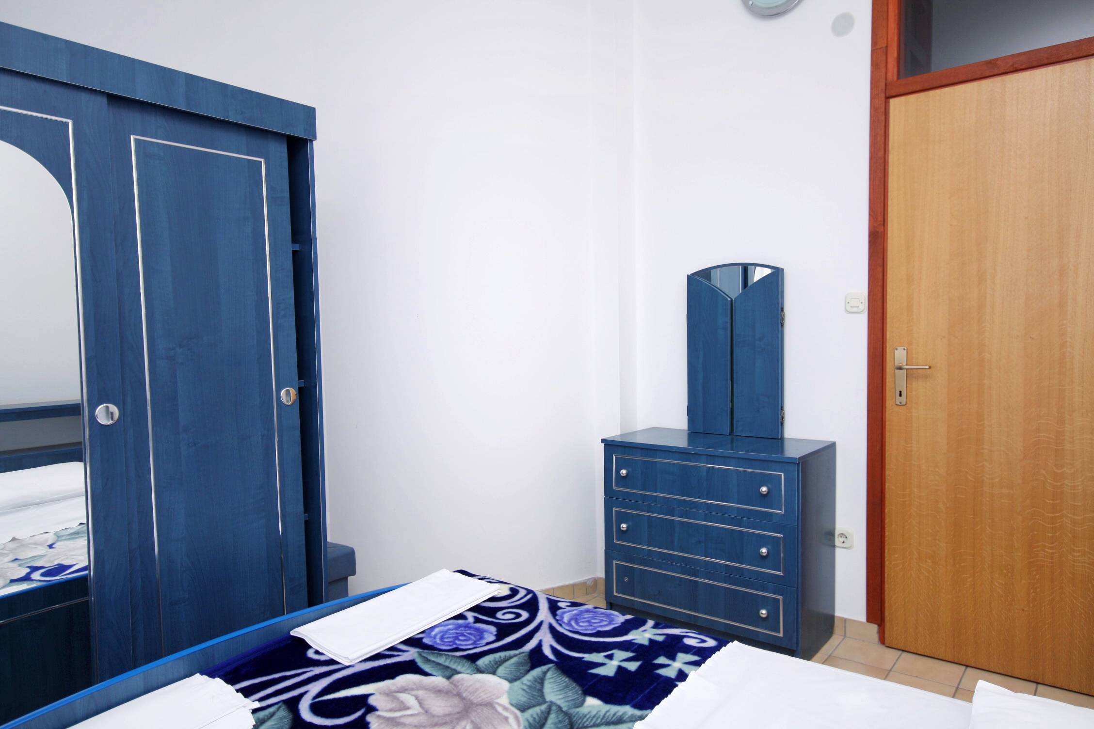 Two bedroom apartment with terrace and sea view Tisno, Murter  A-d