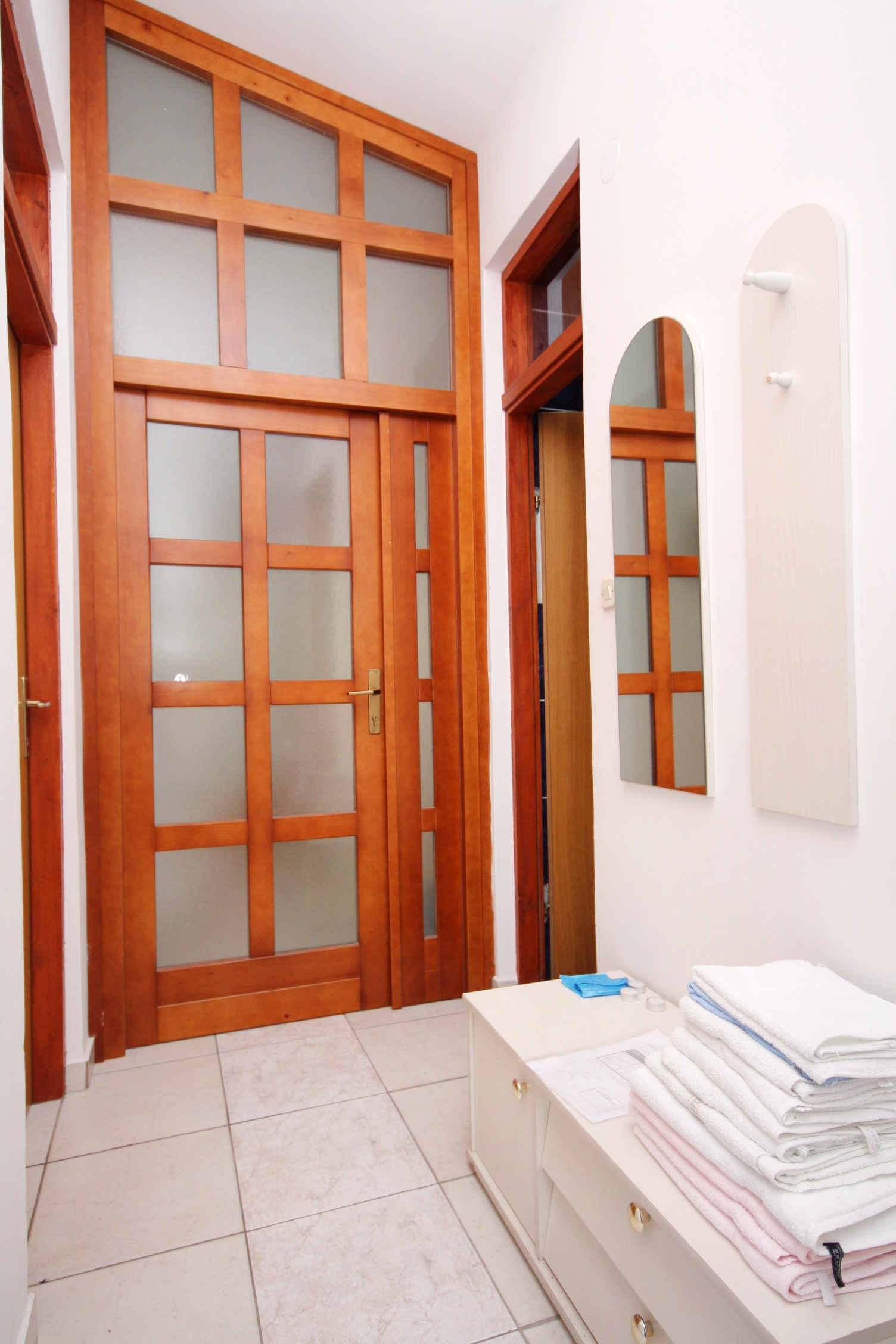 Two bedroom apartment with terrace and sea view Tisno, Murter  A-d