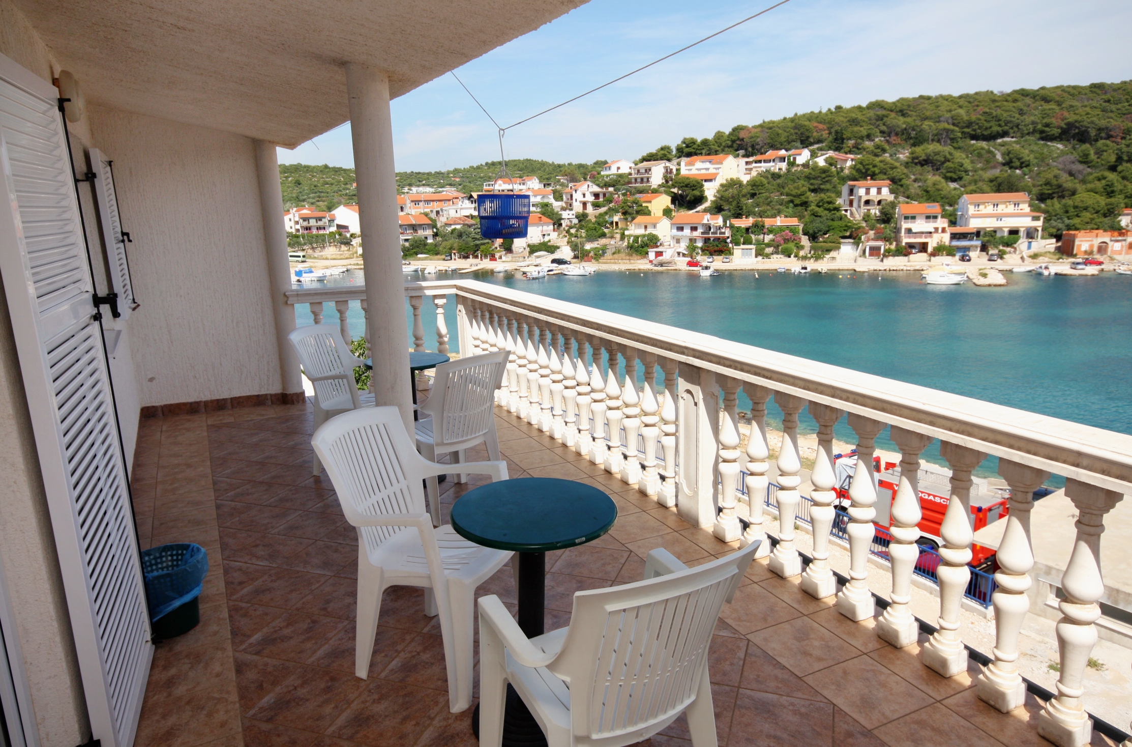 Two bedroom apartment with terrace and sea view Tisno, Murter  A-d