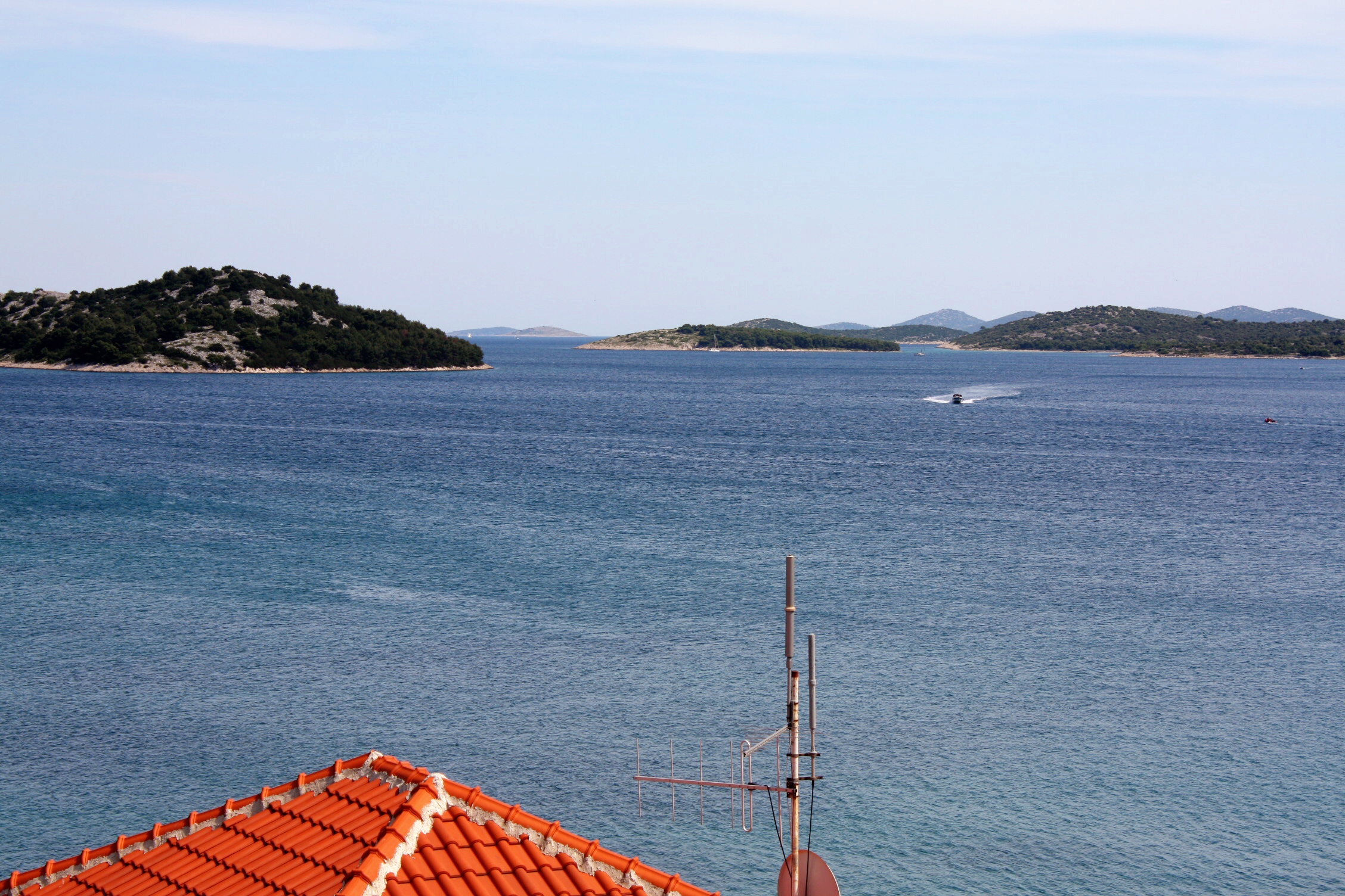 Two bedroom apartment with terrace and sea view Tisno, Murter  A-d