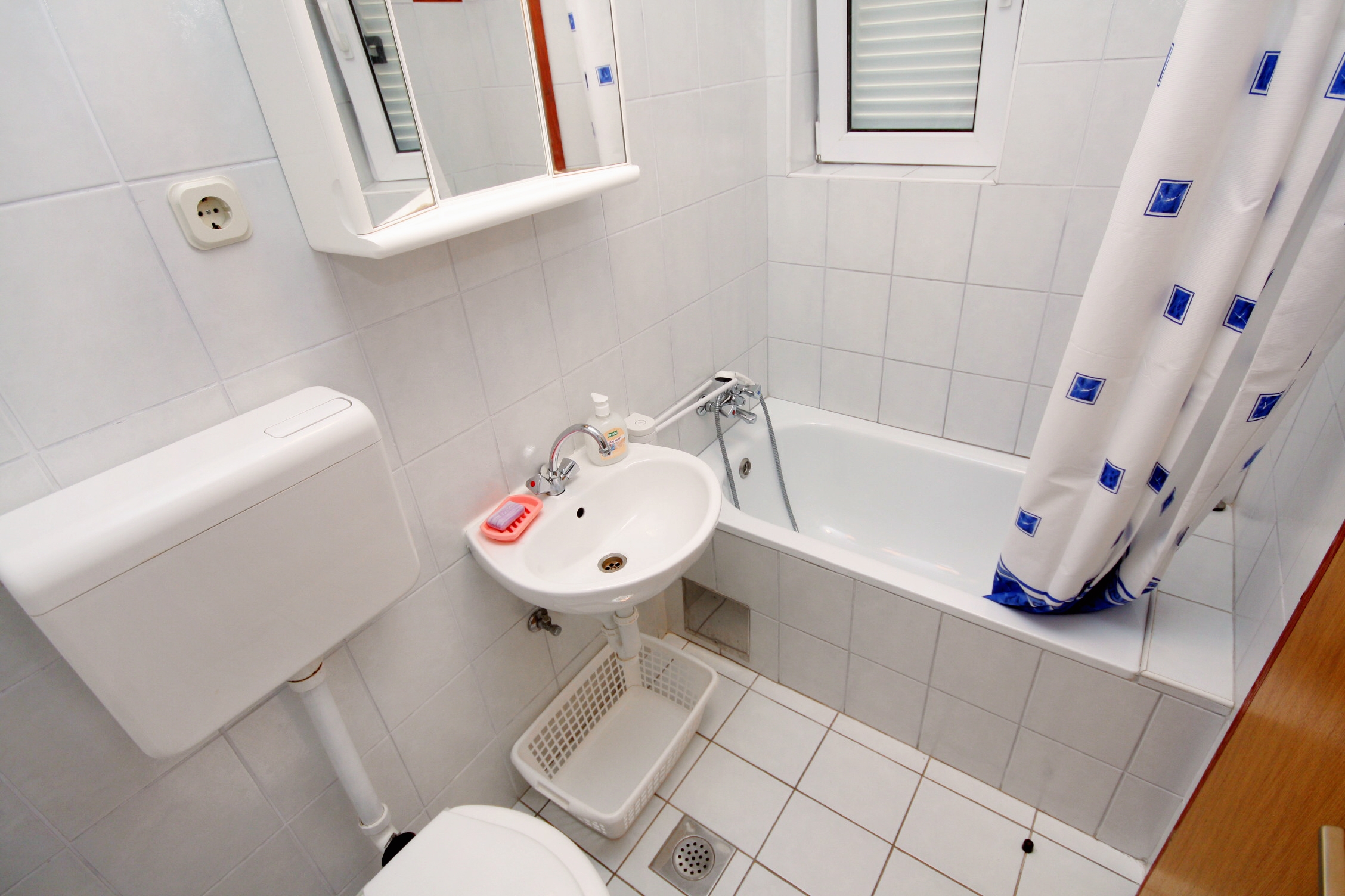 Studio flat with balcony and sea view Tisno, Murter  AS-a
