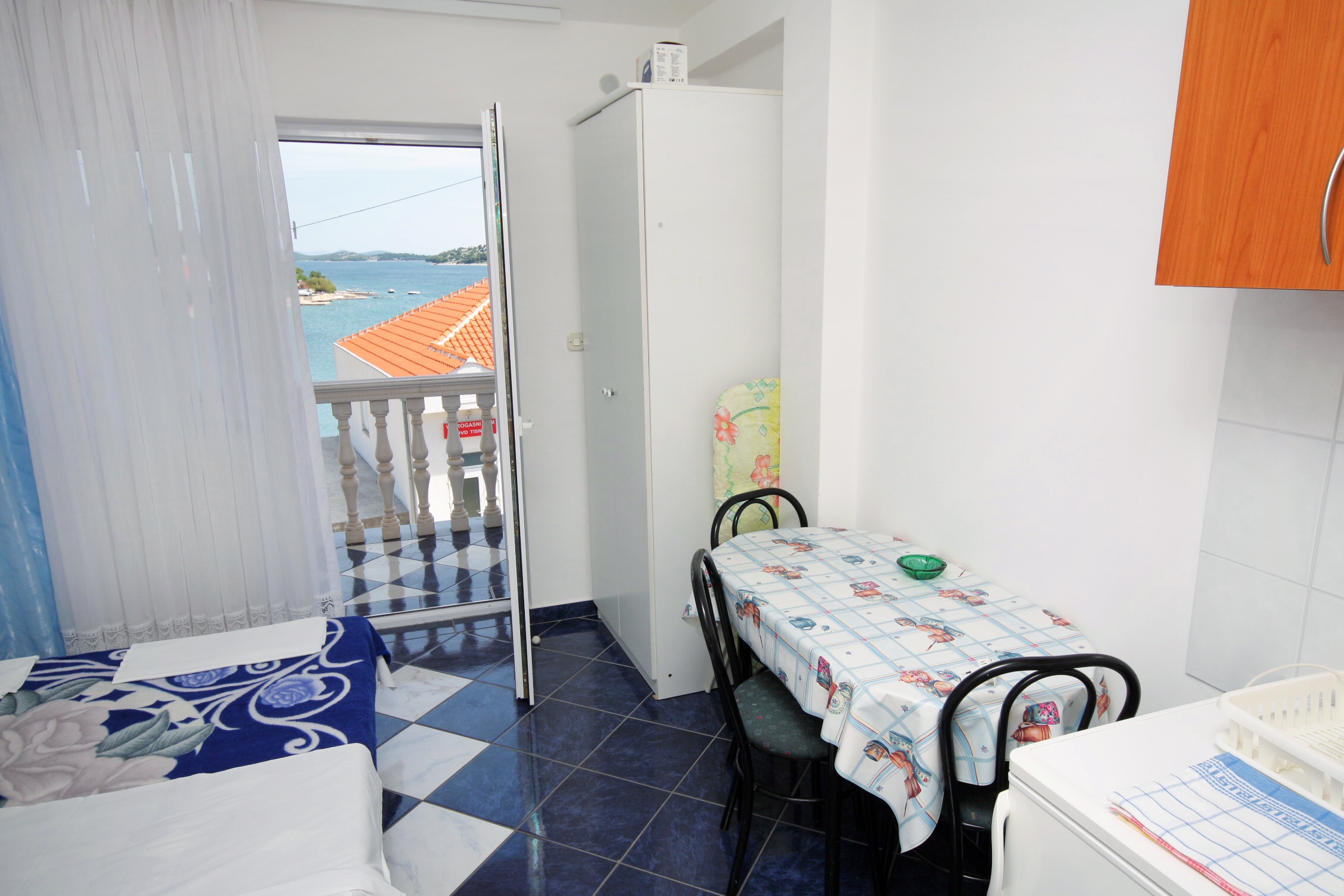 Studio flat with balcony and sea view Tisno, Murter  AS-a
