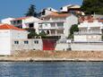 Tisno, Murter, Hébergement 5086 - Appartement à proximité de la mer avec une plage de galets.