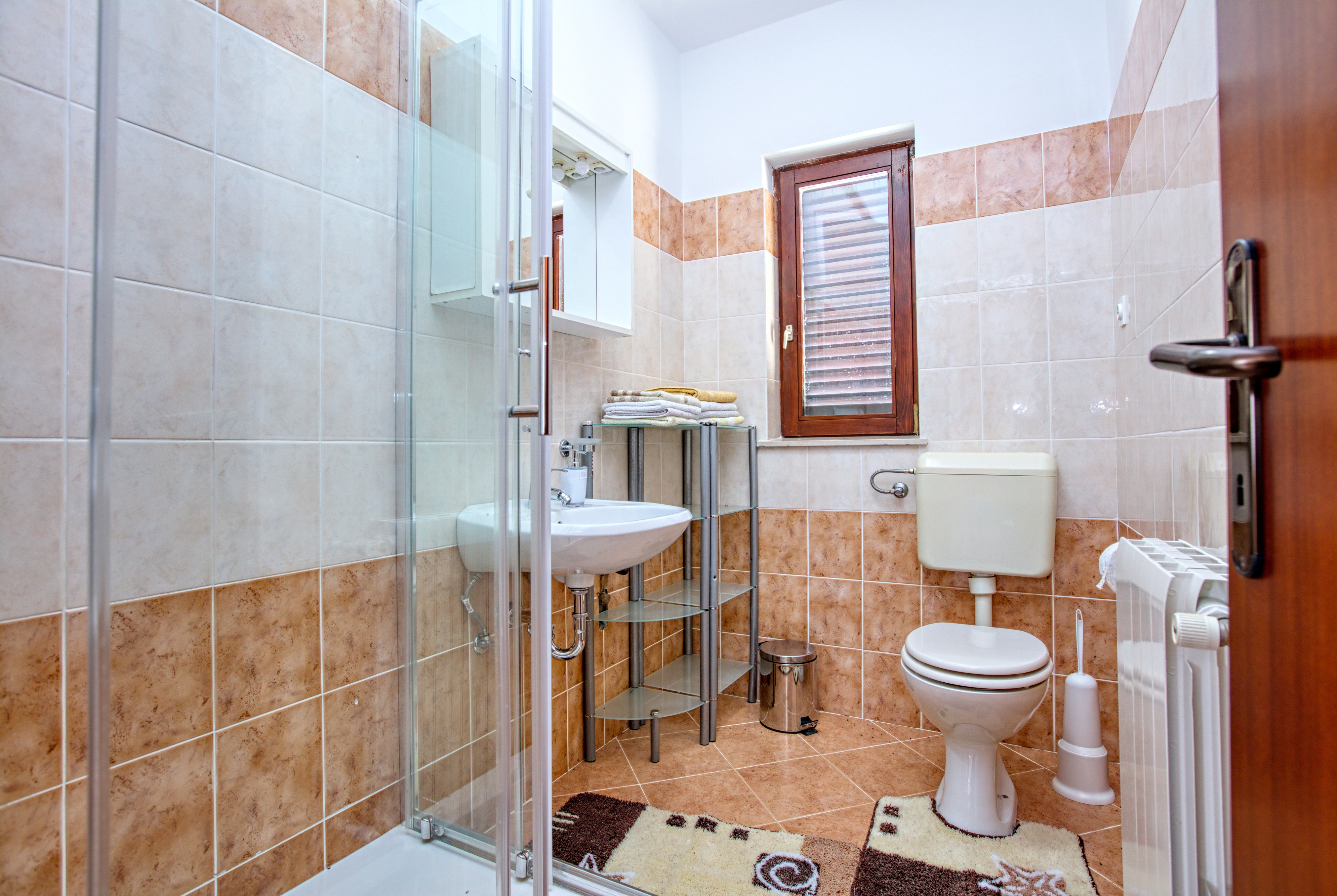 Two bedroom apartment with terrace Murter  A-a