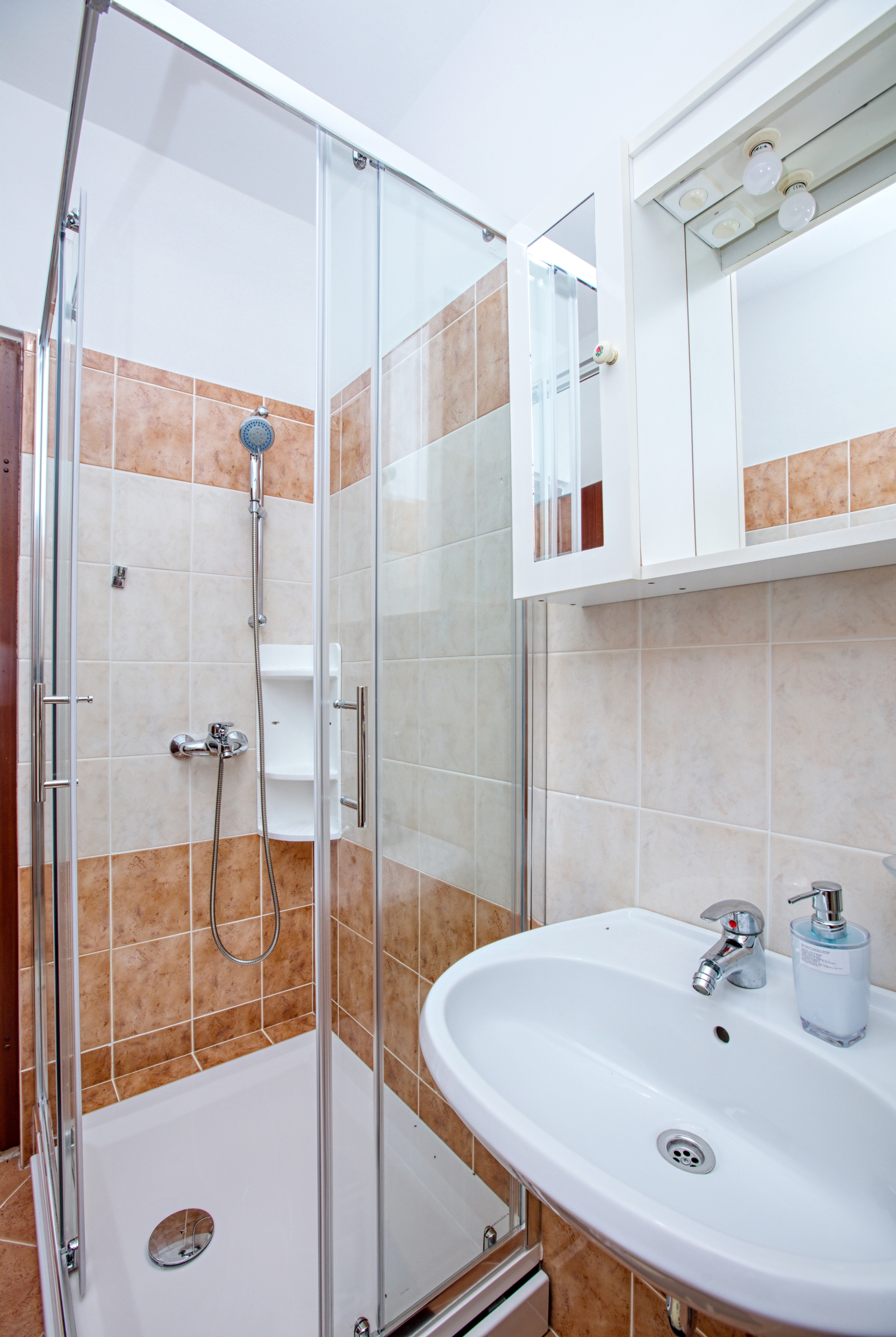Two bedroom apartment with terrace Murter  A-a