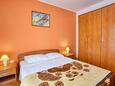 Murter, Ložnice 2 v ubytování typu apartment, domácí mazlíčci povoleni a WiFi.
