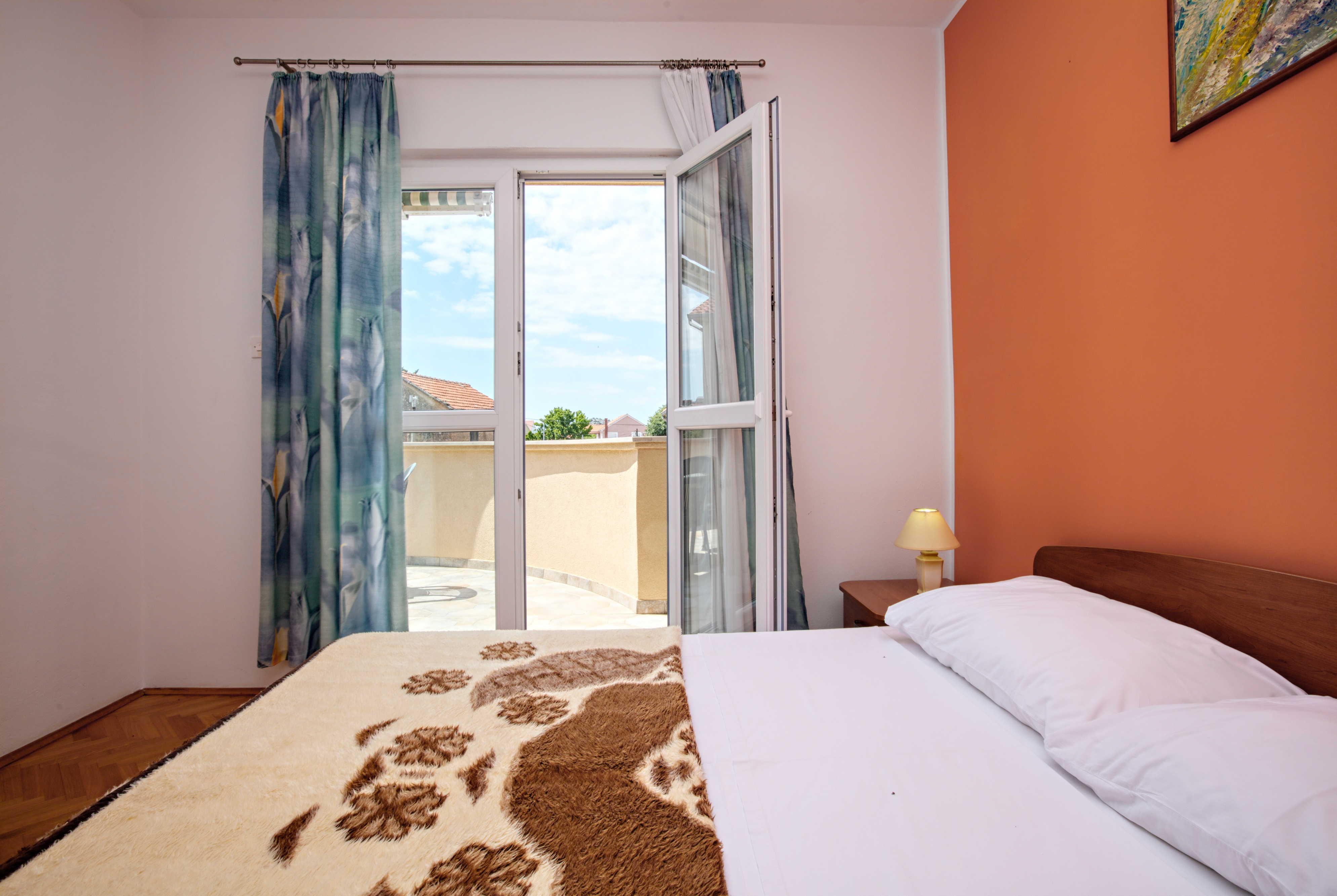 Two bedroom apartment with terrace Murter  A-a