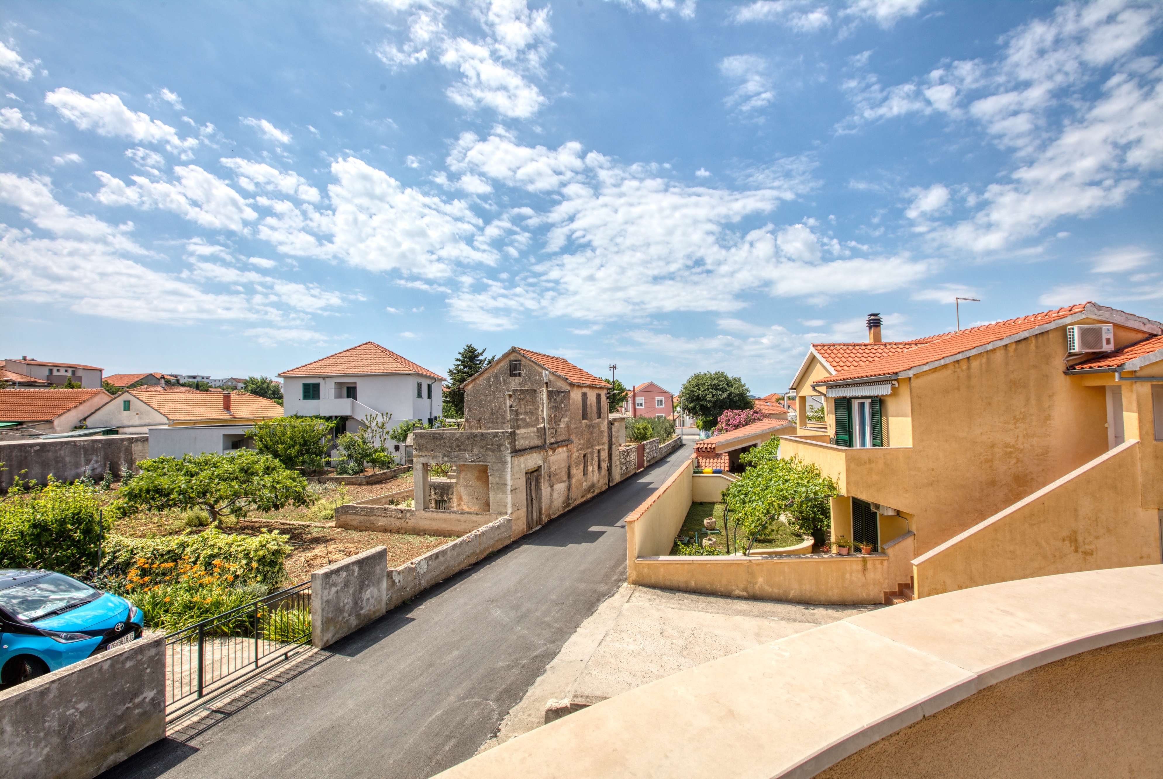 Two bedroom apartment with terrace Murter  A-a
