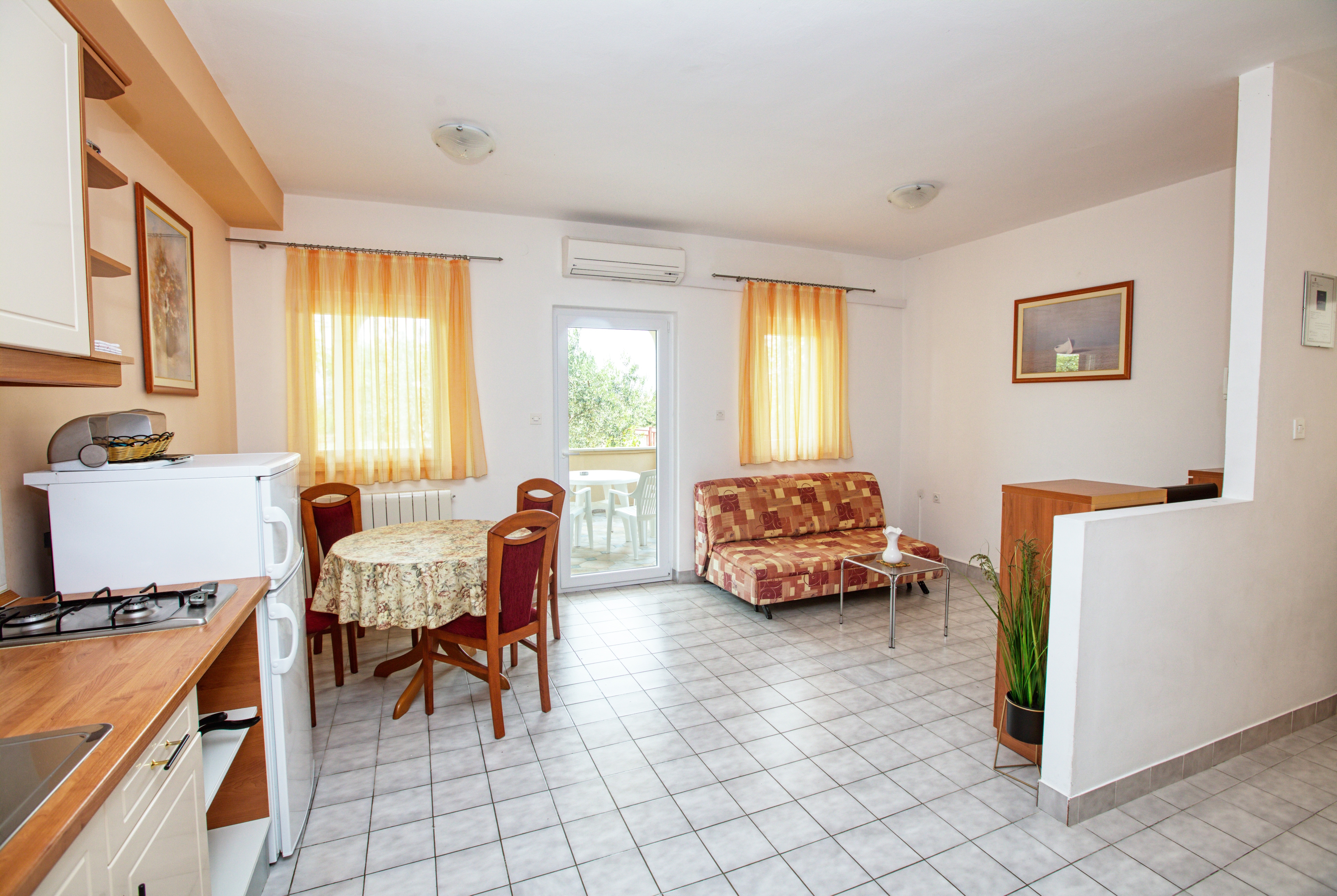One bedroom apartment with terrace Murter (A-5088-c) One bedroom apartment with terrace Murter (A-5088-c)