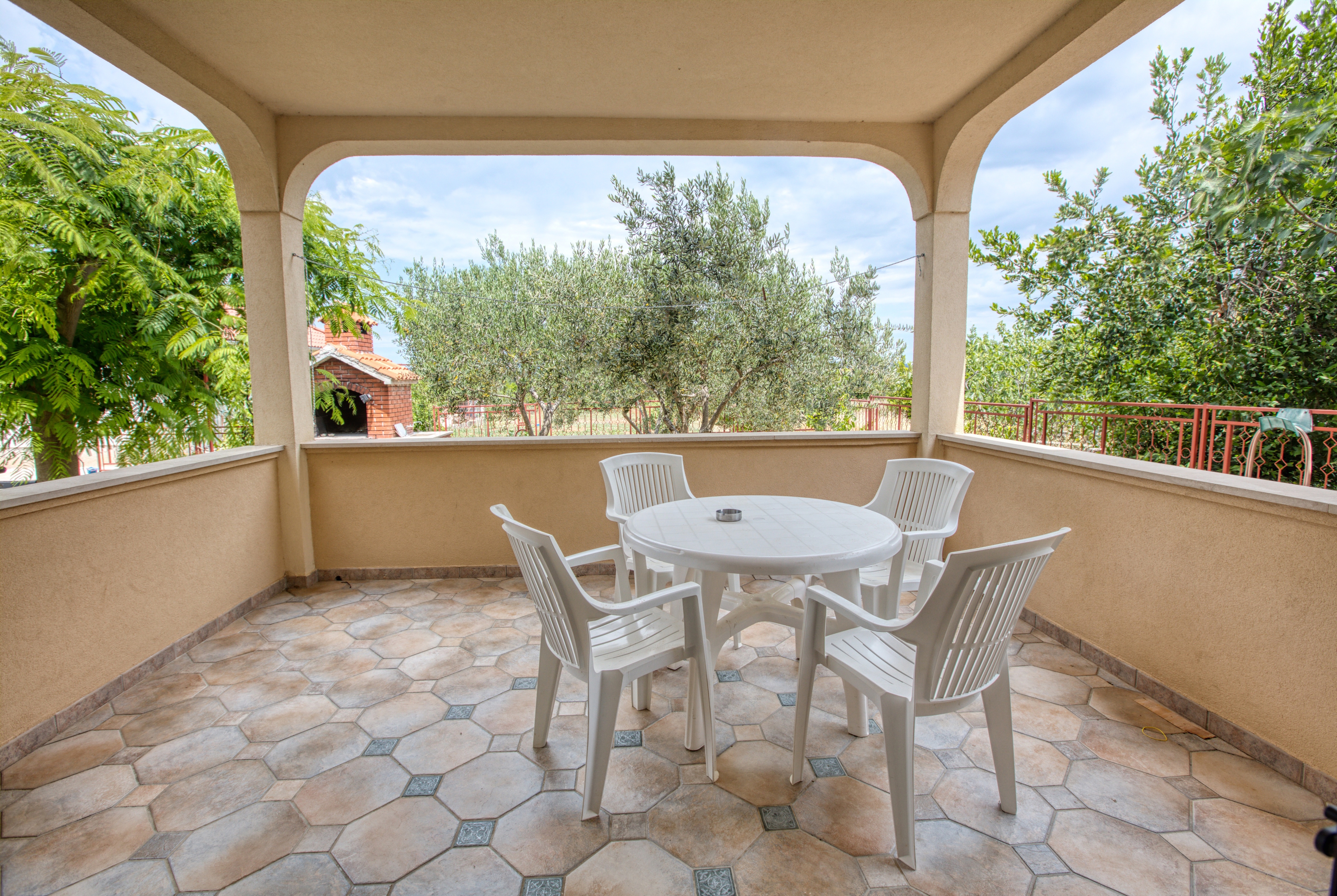 One bedroom apartment with terrace Murter  A-c