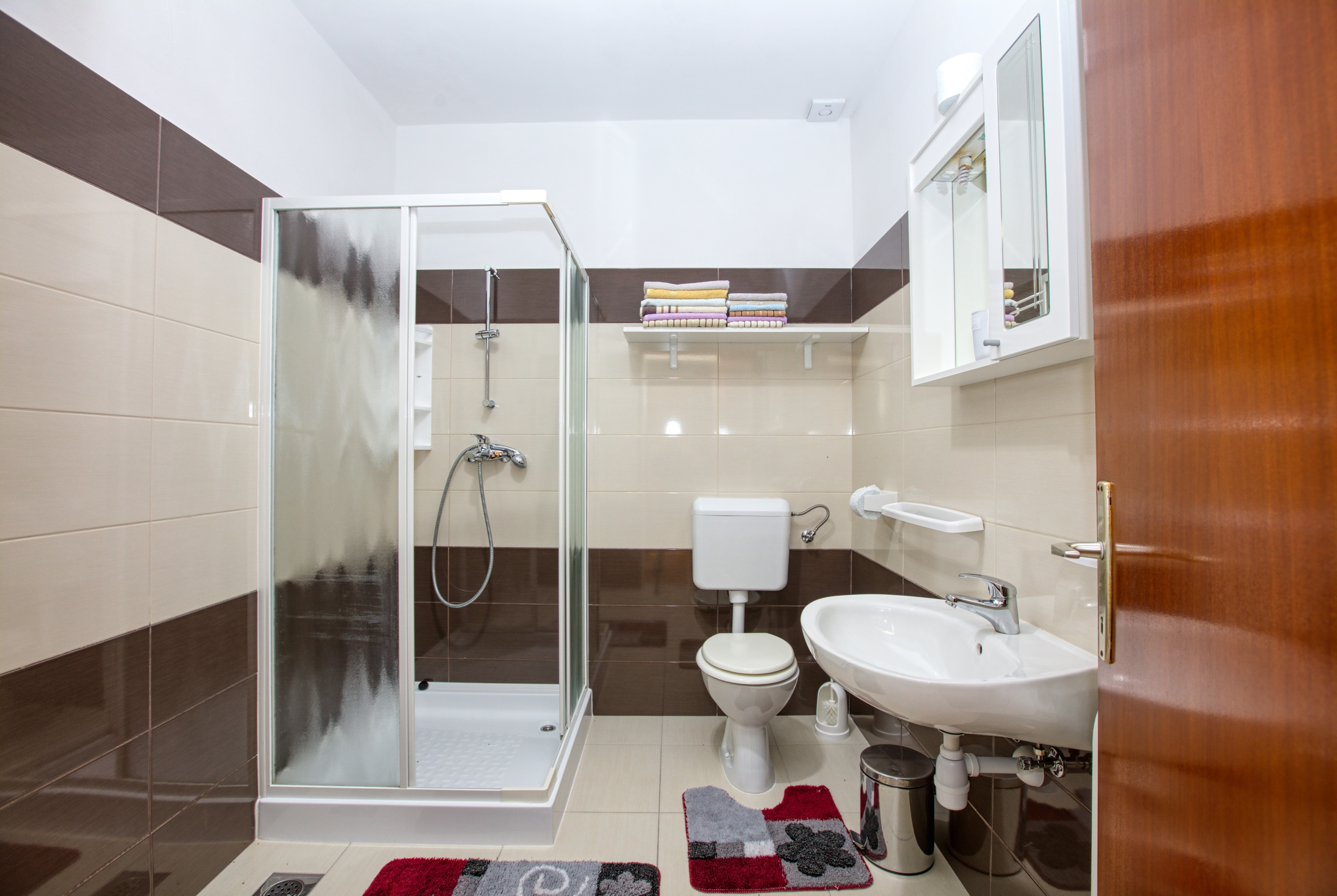 Two bedroom apartment with terrace Murter  A-d