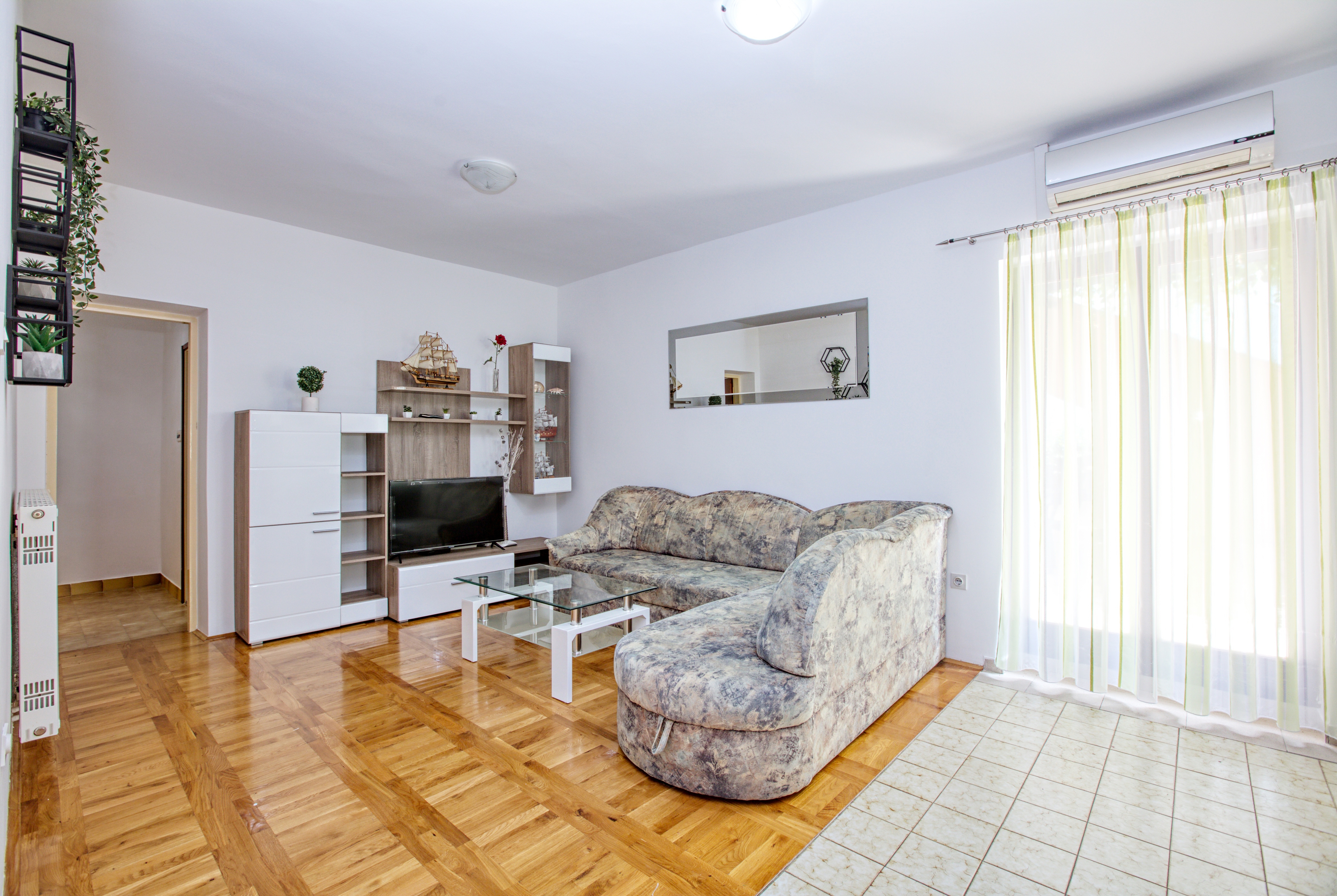 Two bedroom apartment with terrace Murter (A-5088-d)