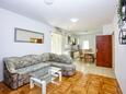 Murter, Living room in the apartment, air condition available, (pet friendly) and WiFi.