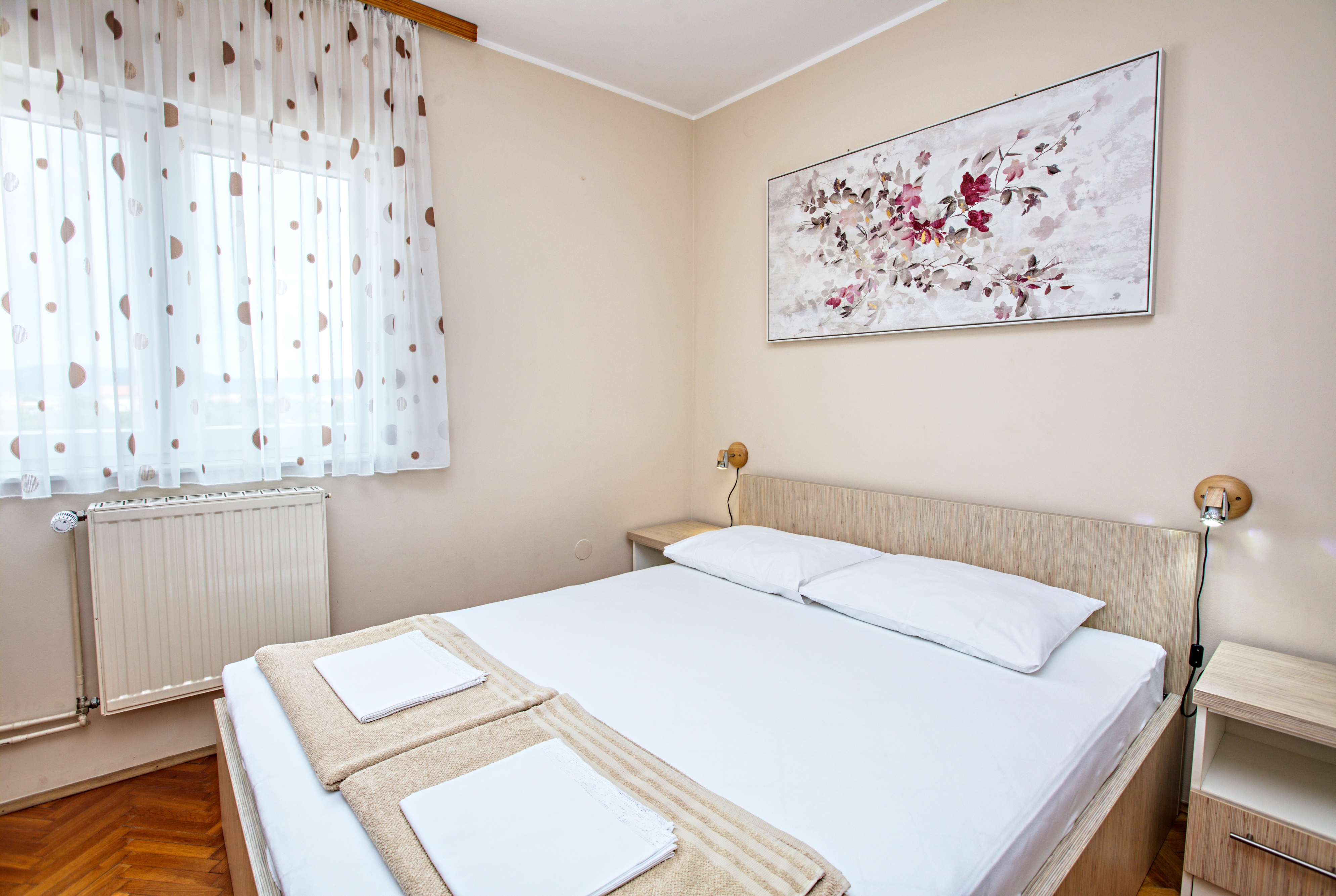 Three bedroom apartment with terrace and sea view Murter  A-e