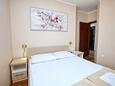 Murter, Ložnice 2 v ubytování typu apartment, domácí mazlíčci povoleni a WiFi.