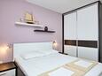 Murter, Ložnice 3 v ubytování typu apartment, domácí mazlíčci povoleni a WiFi.