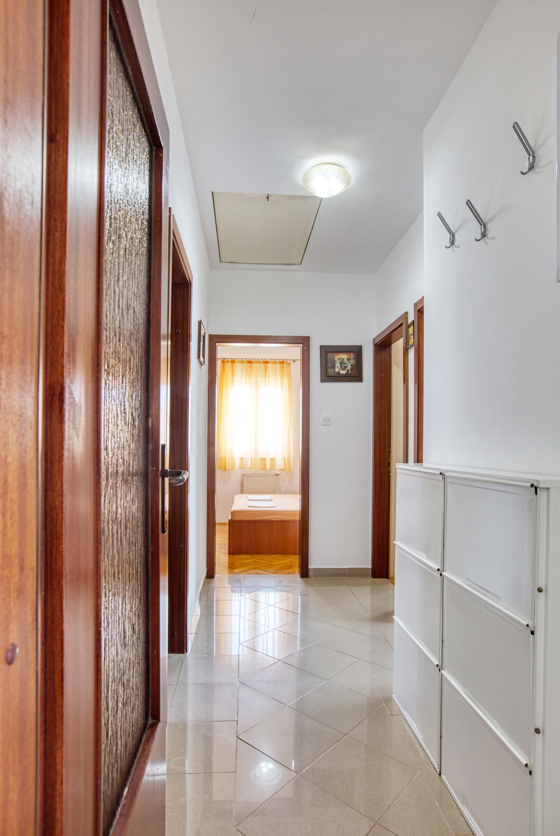 Three bedroom apartment with terrace and sea view Murter  A-e