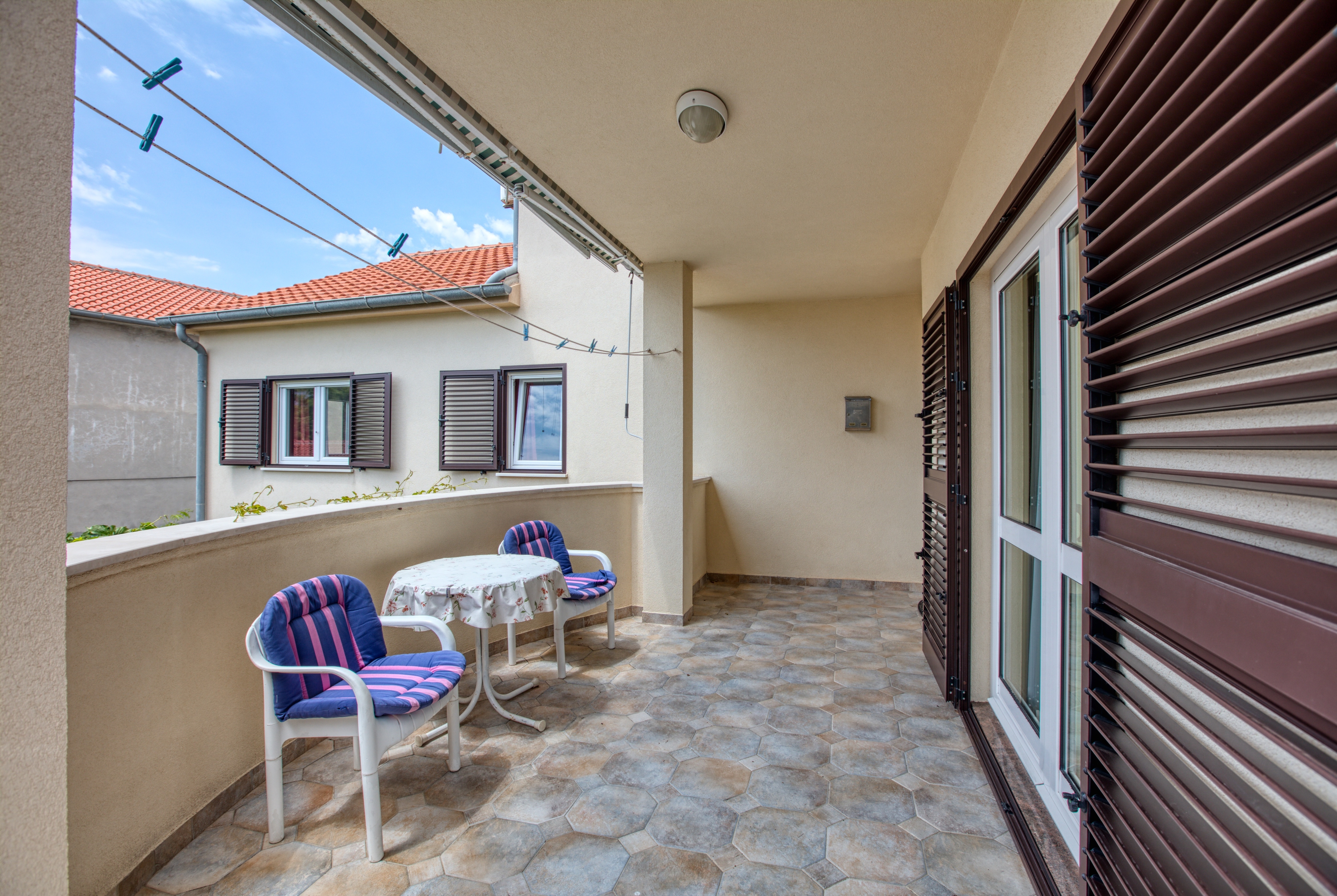 Three bedroom apartment with terrace and sea view Murter  A-e