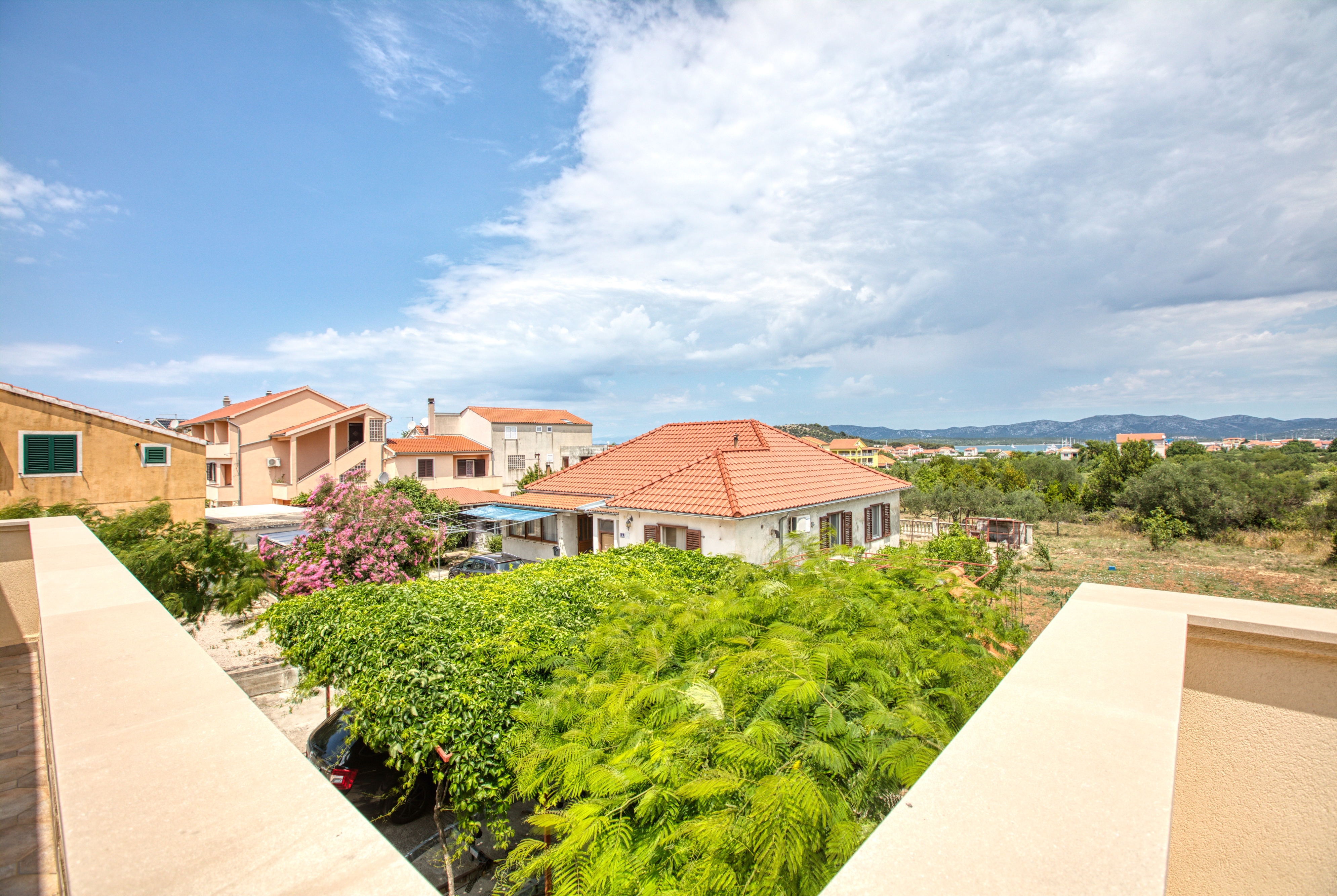 Three bedroom apartment with terrace and sea view Murter  A-e
