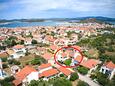 Murter, Murter, Objekt 5088 - Apartmani sa šljunčanom plažom.