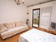 Living room Tisno, Living room in the studio-apartment, air condition available, (pet friendly) and WiFi.
