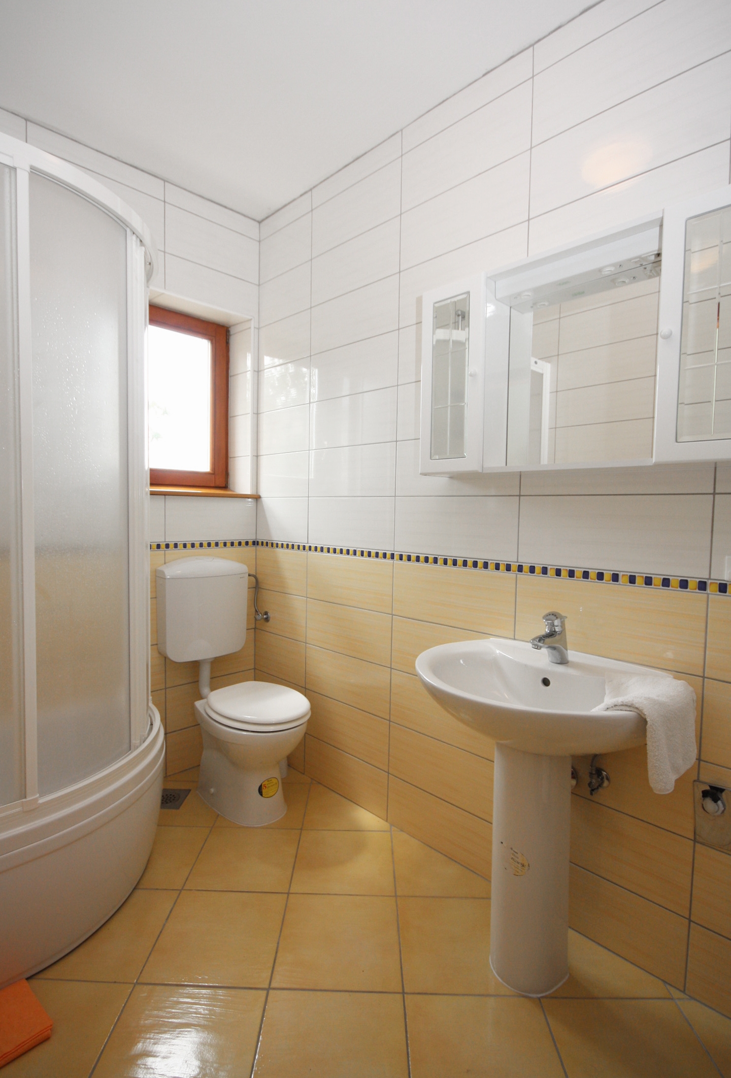 Three bedroom house with terrace and sea view Tisno, Murter  K