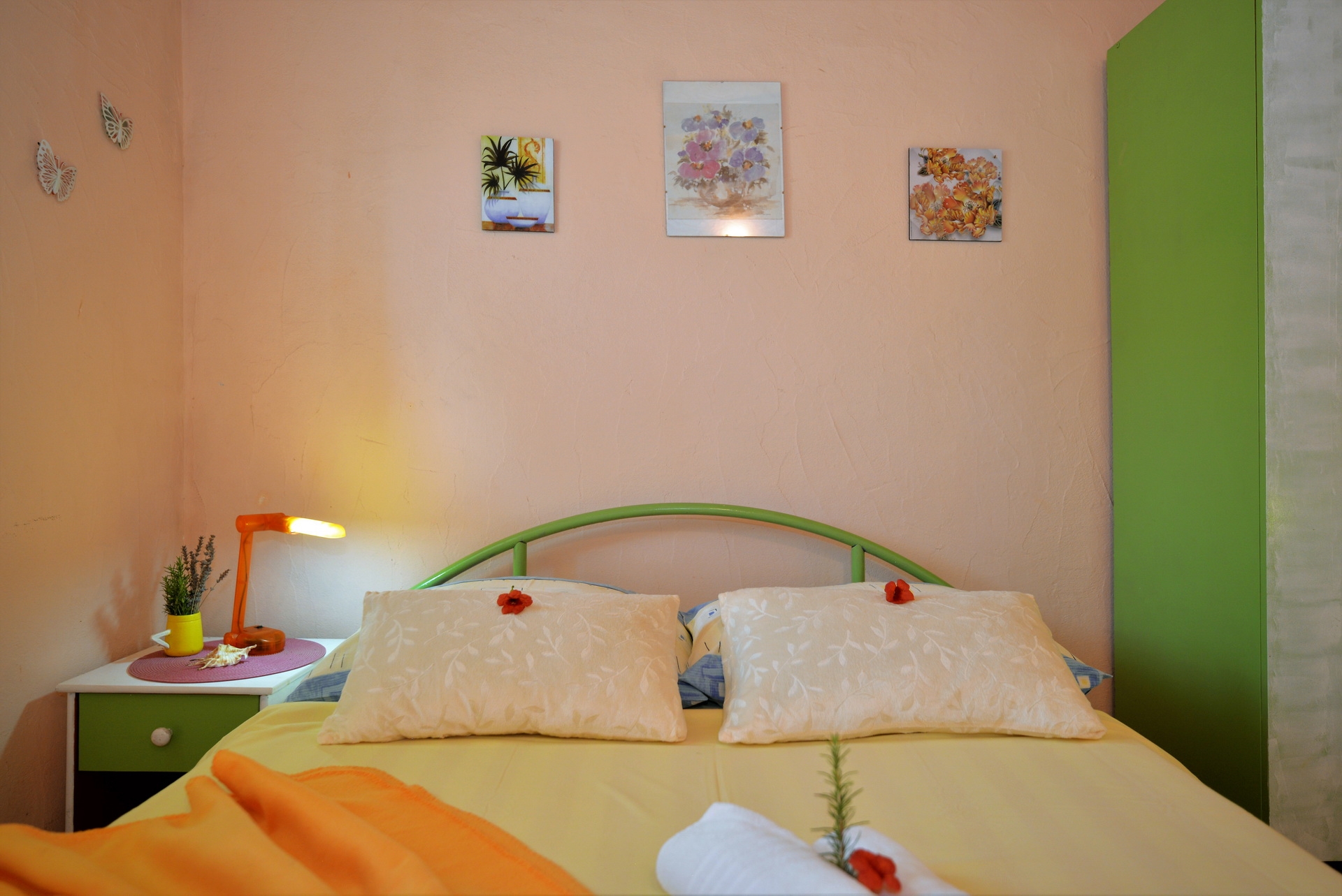 One bedroom apartment with terrace and sea view Murter  A-a