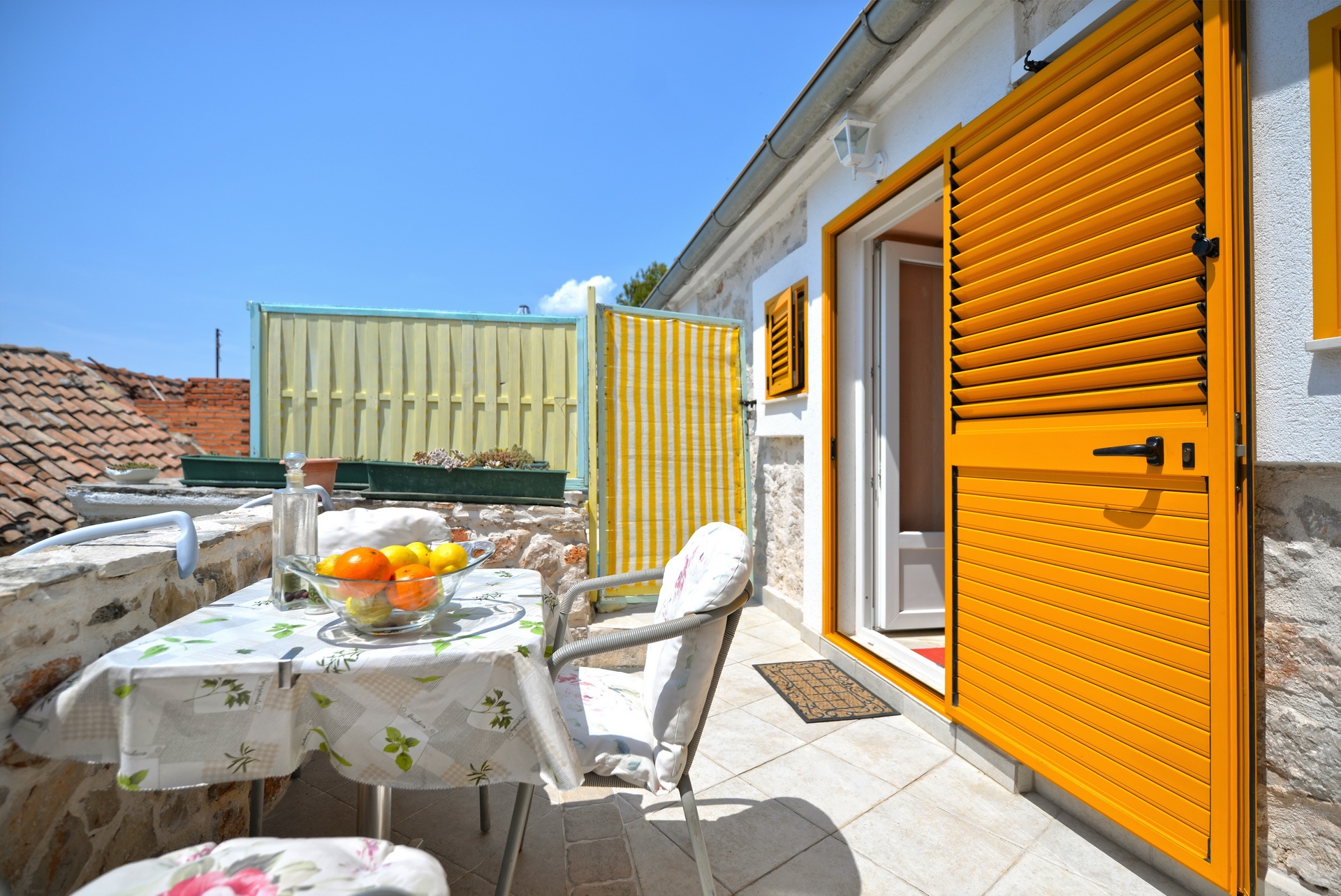 One bedroom apartment with terrace and sea view Murter  A-a