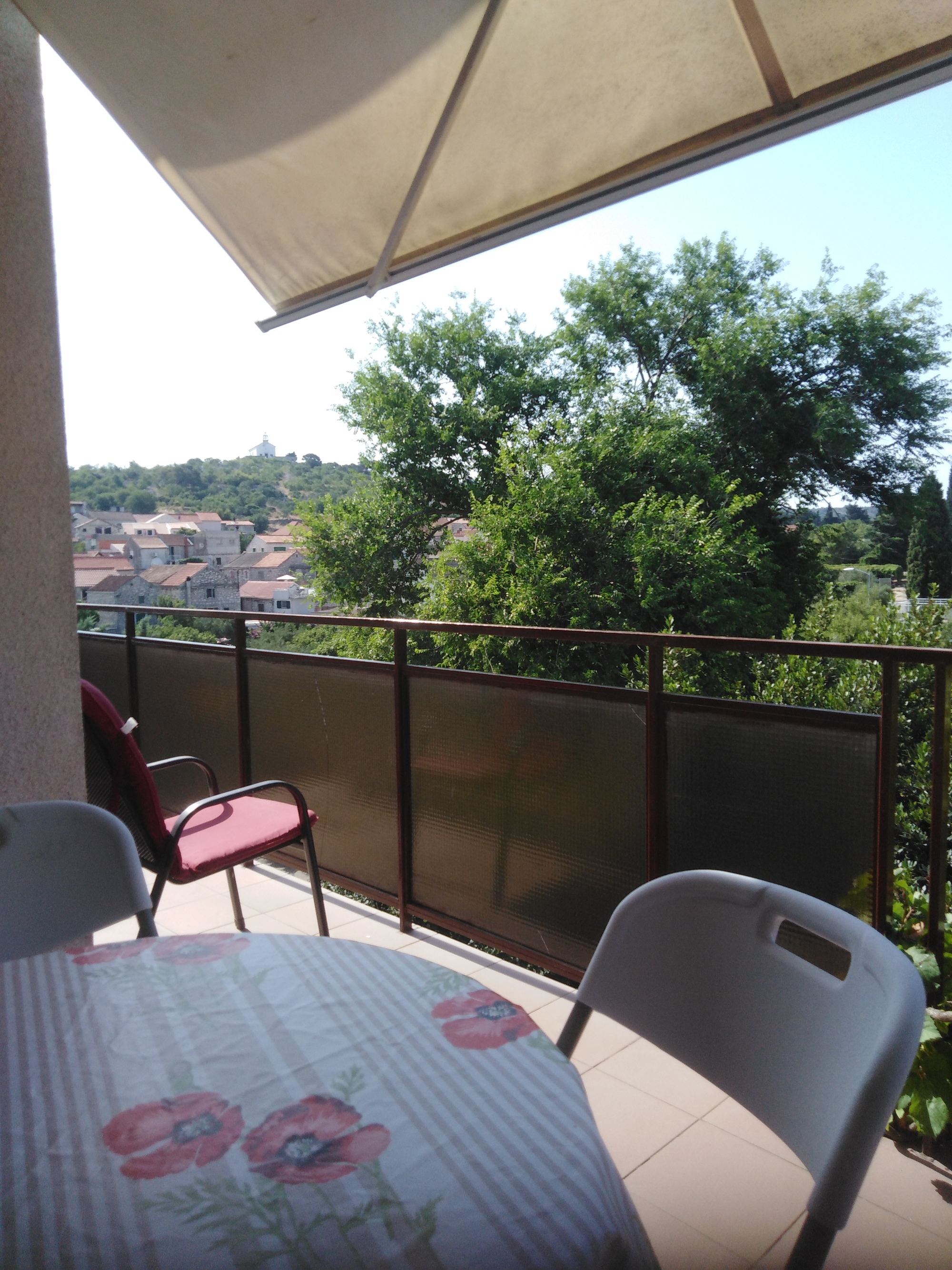 Two bedroom apartment with terrace Murter  A-b