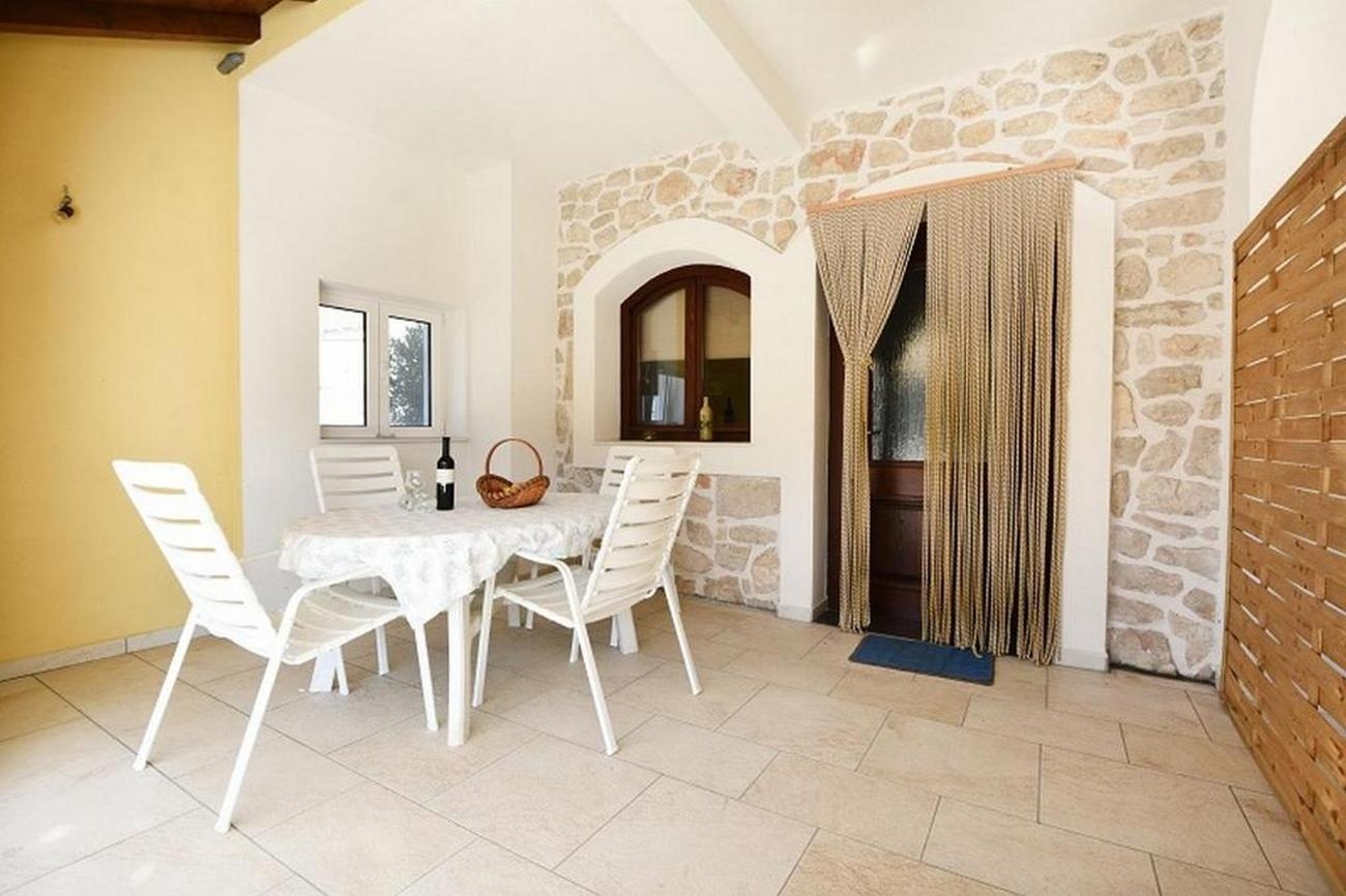 One bedroom apartment with terrace Murter (A-5100-b) One bedroom apartment with terrace Murter (A-5100-b)