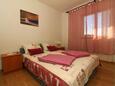 Bedroom Jezera, Bedroom in the apartment, air condition available, (pet friendly) and WiFi.