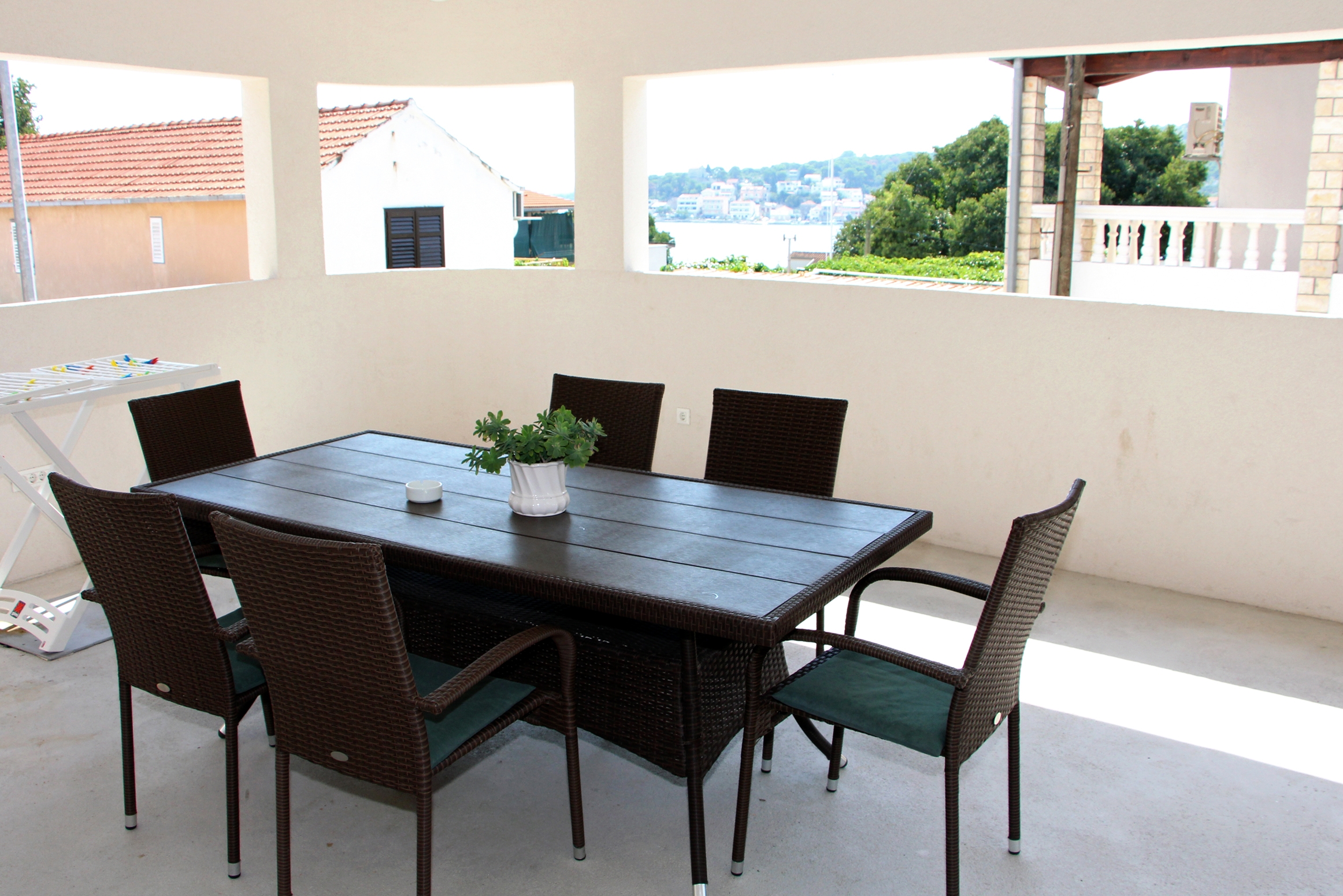 One bedroom apartment with terrace and sea view Tisno, Murter  A-a