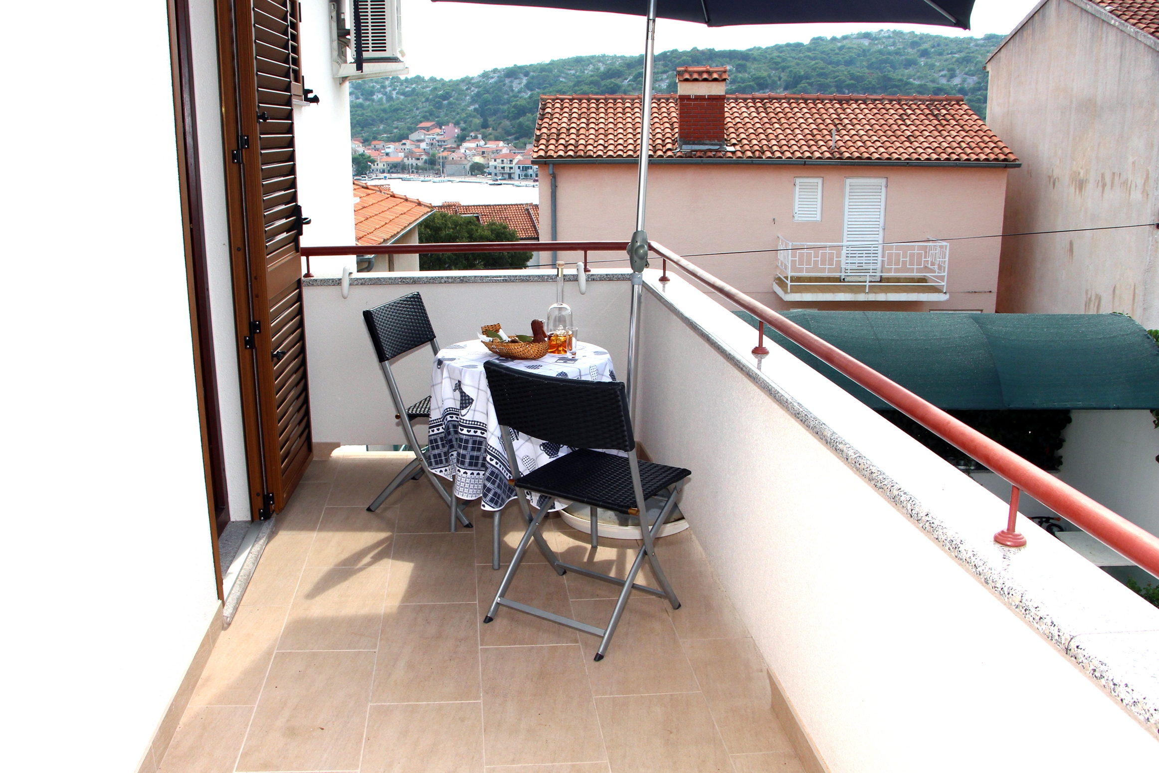 One bedroom apartment with balcony and sea view Tisno, Murter  A-c
