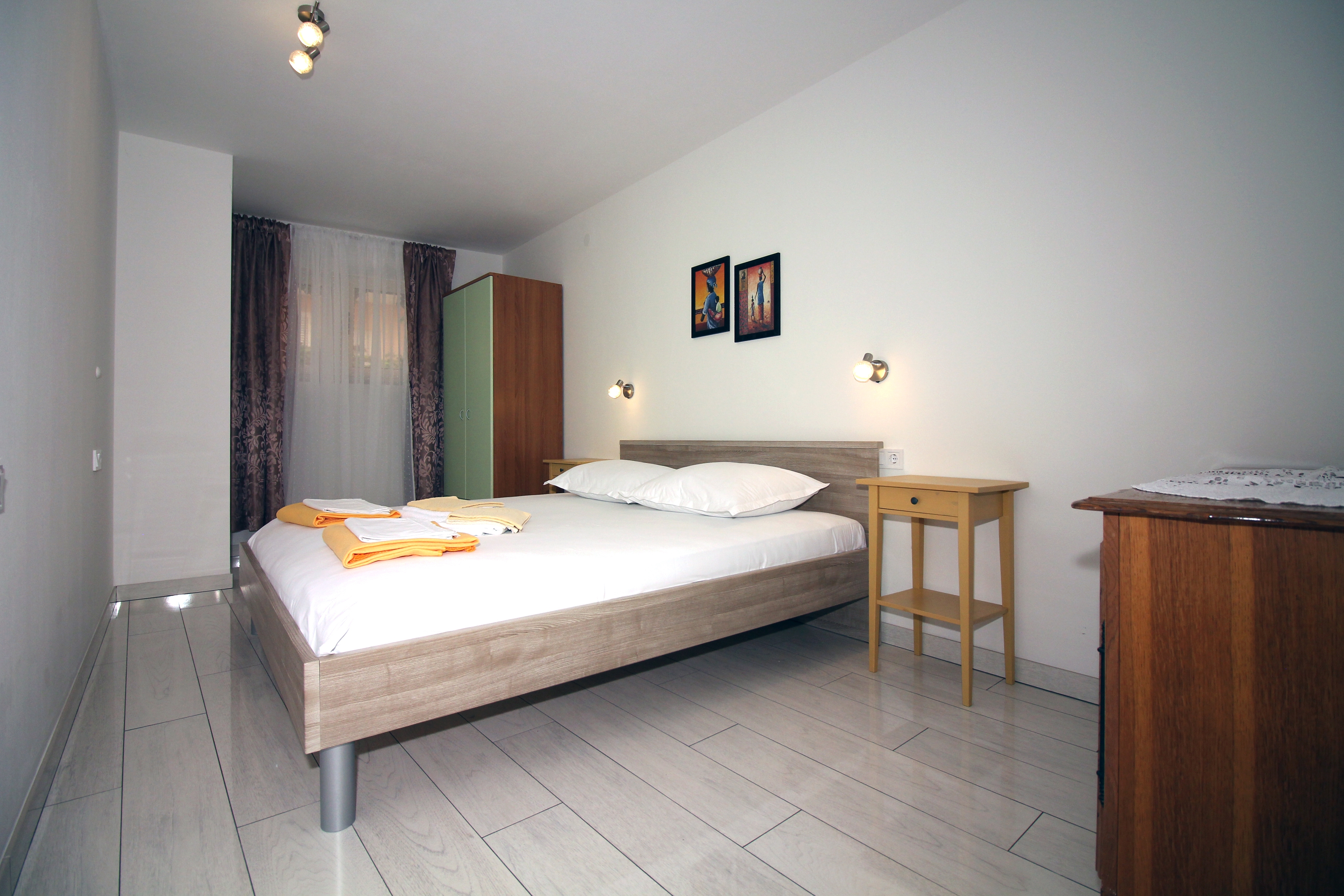 One bedroom apartment with terrace Tisno, Murter  A-d