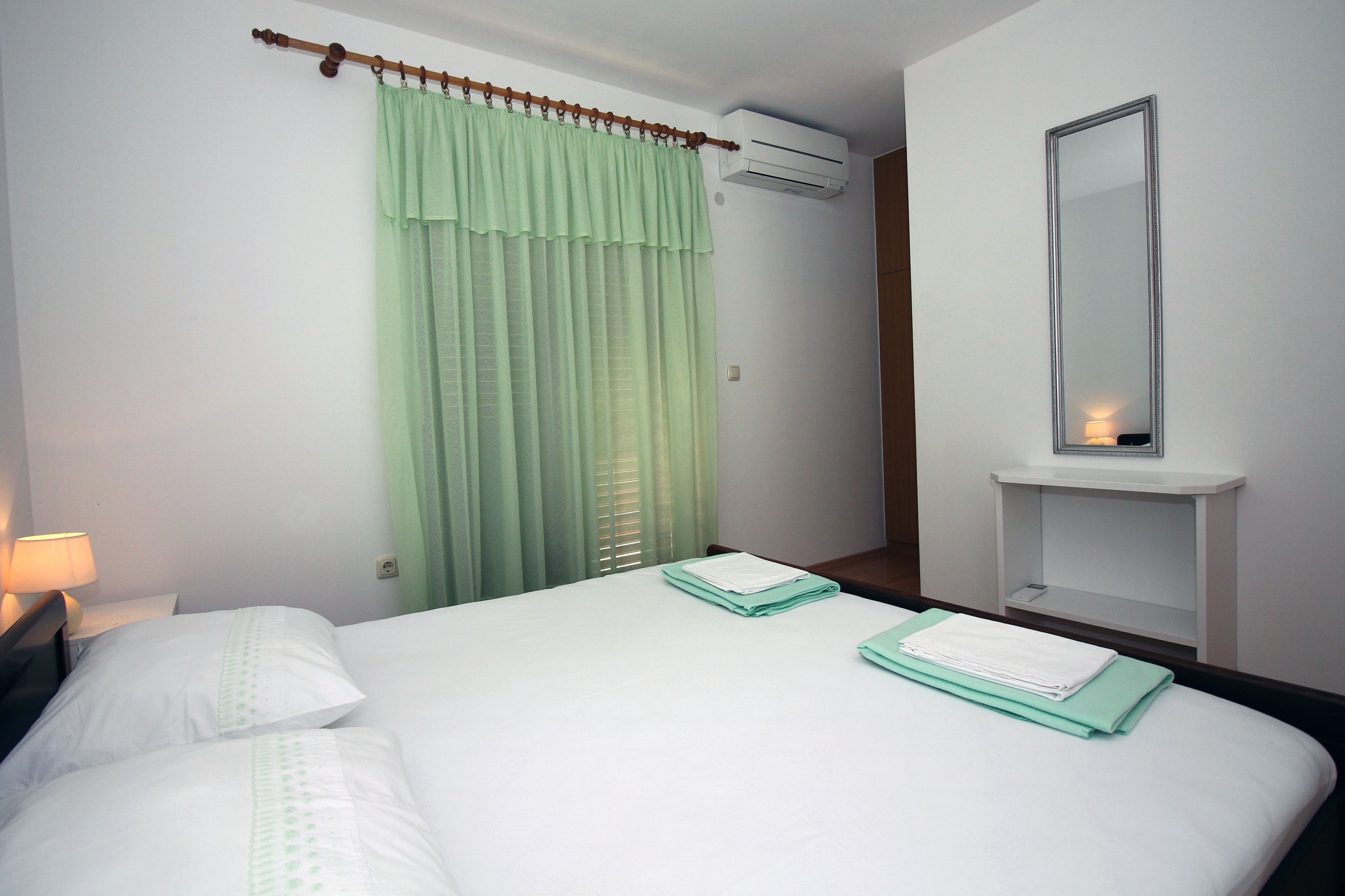 Room with air-conditioning Tisno, Murter (S-5106-a)