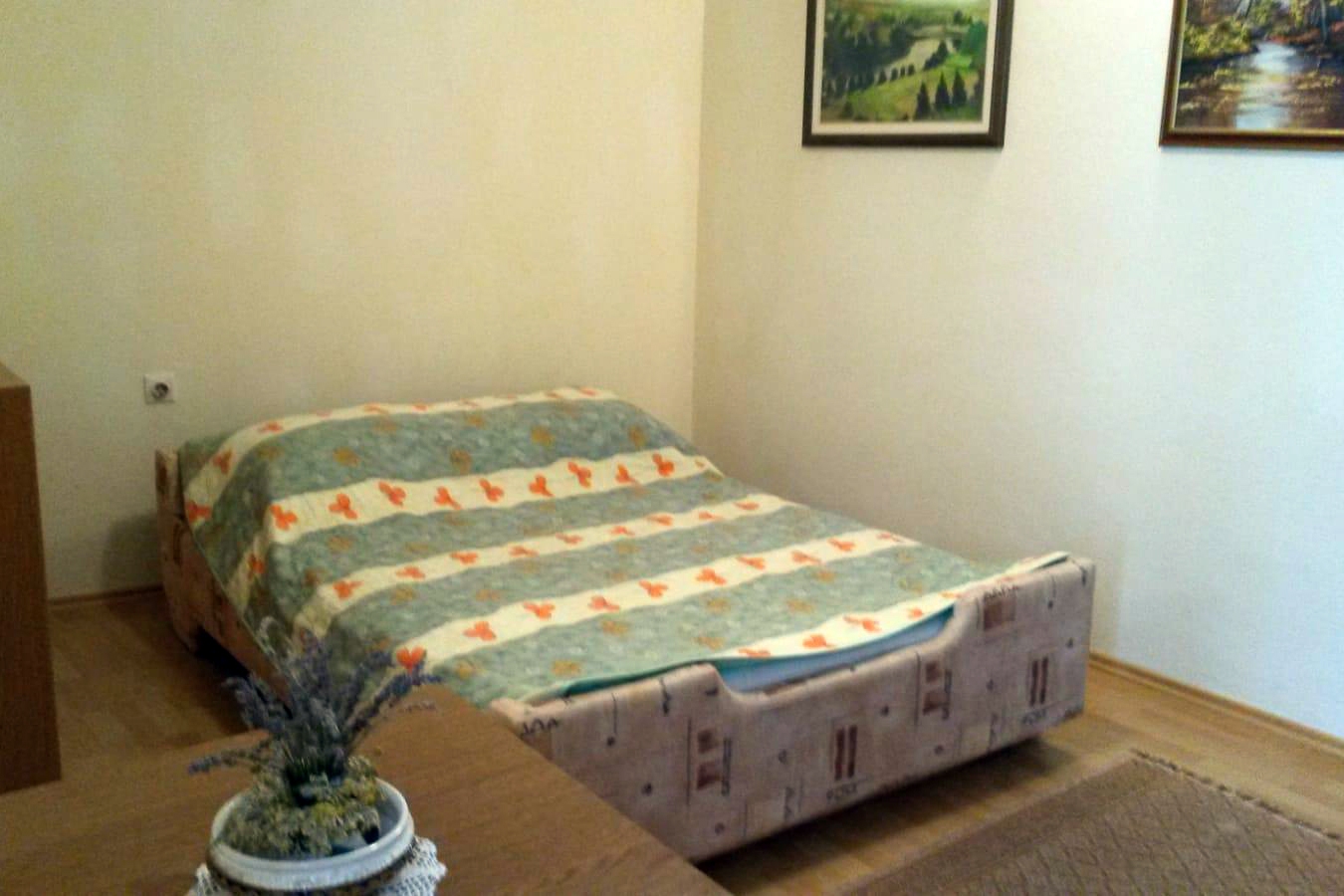 Two bedroom apartment with terrace Murter  A-a